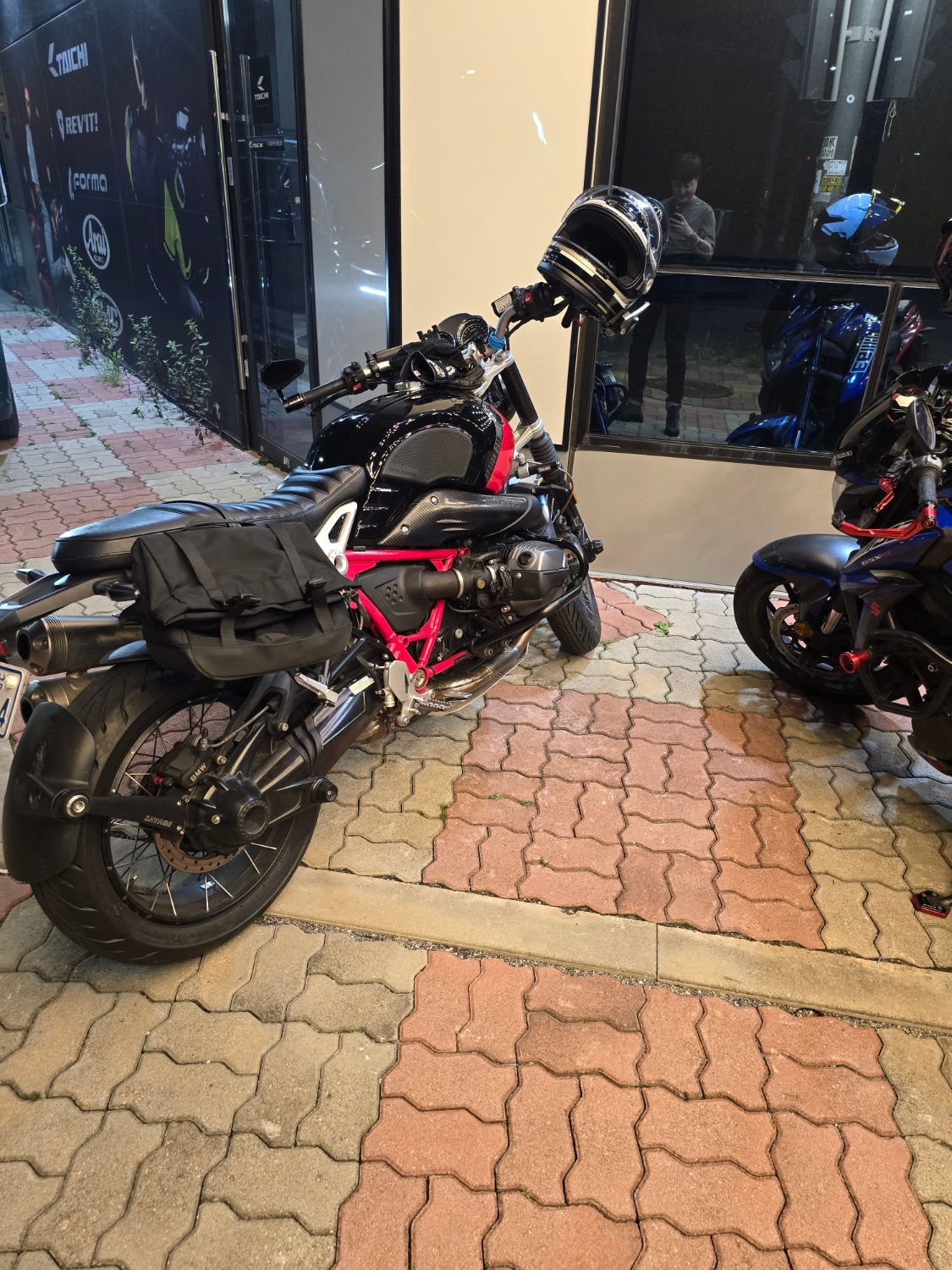 BMW R nine T 스크램블러 thumb 2