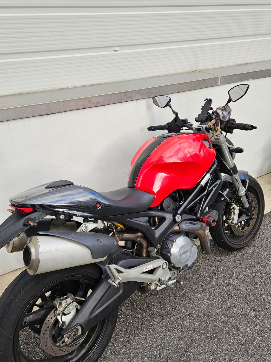 두카티 몬스터 696 more