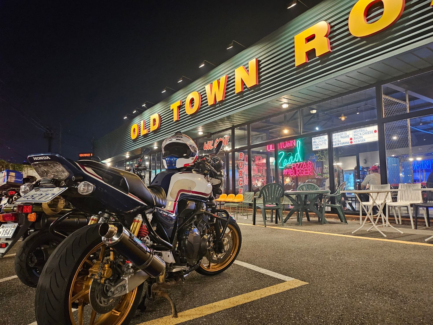 혼다 CB 400 REVO more