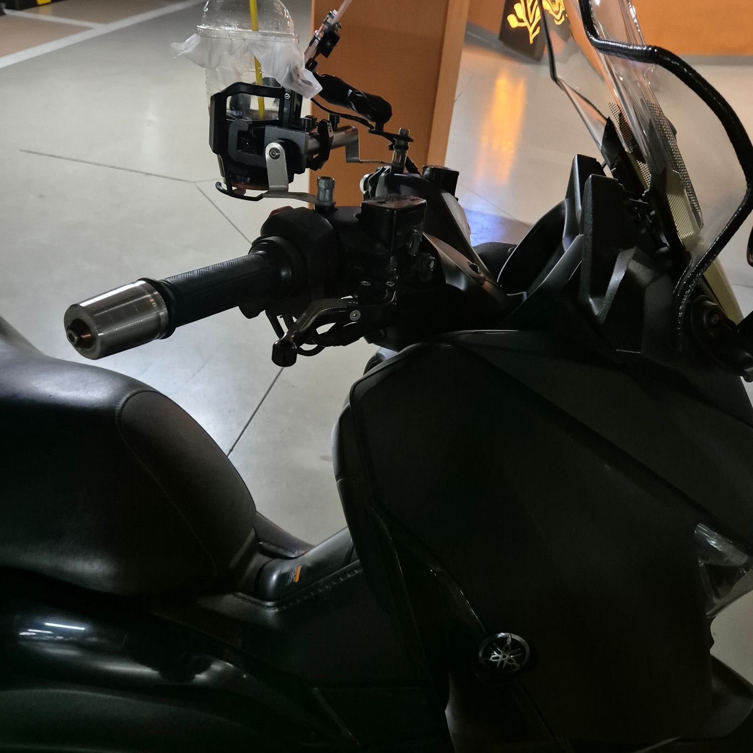 야마하 XMAX 300 ABS more