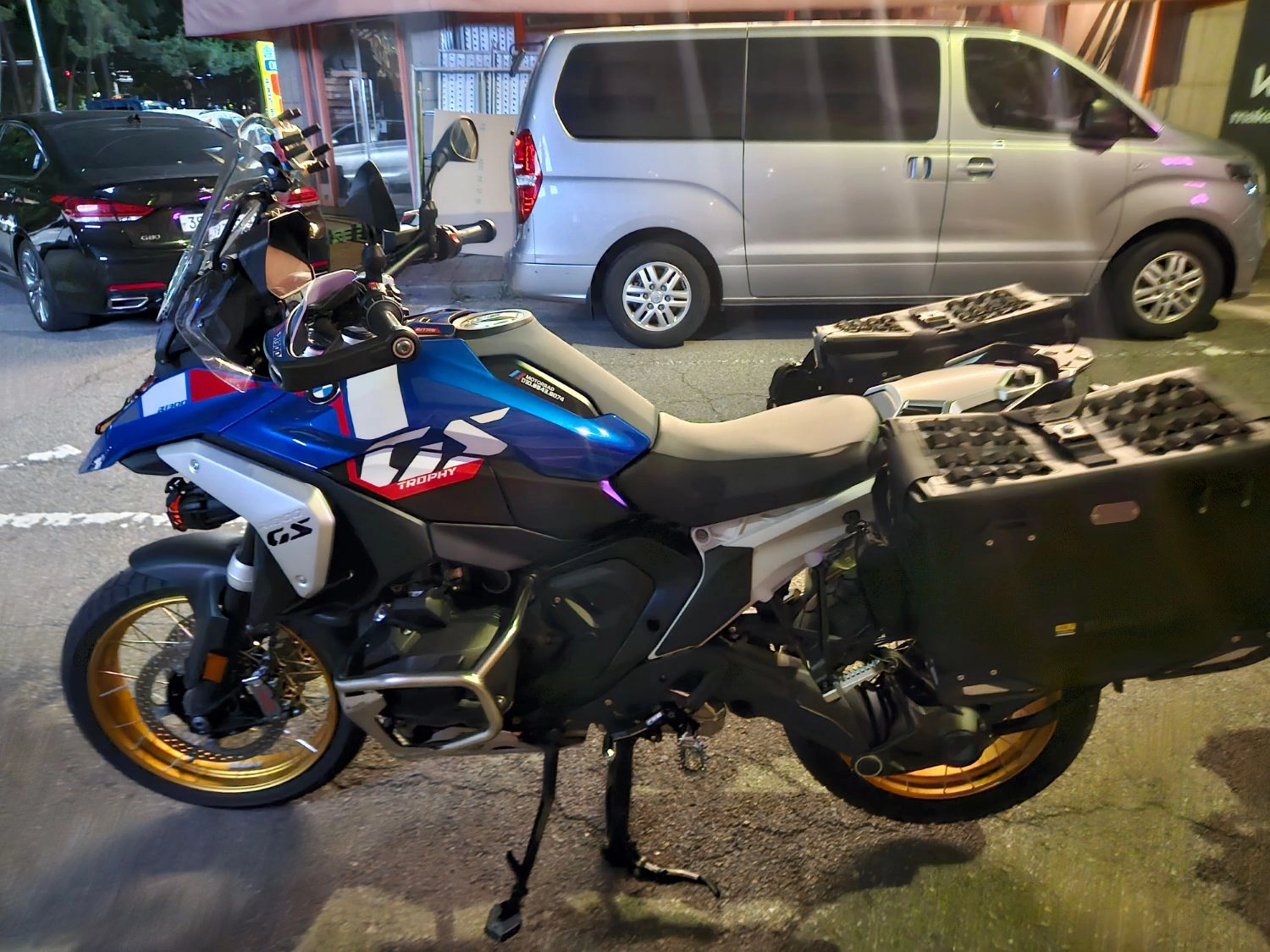 BMW R 1300 GS 2024 블랙 사진 3