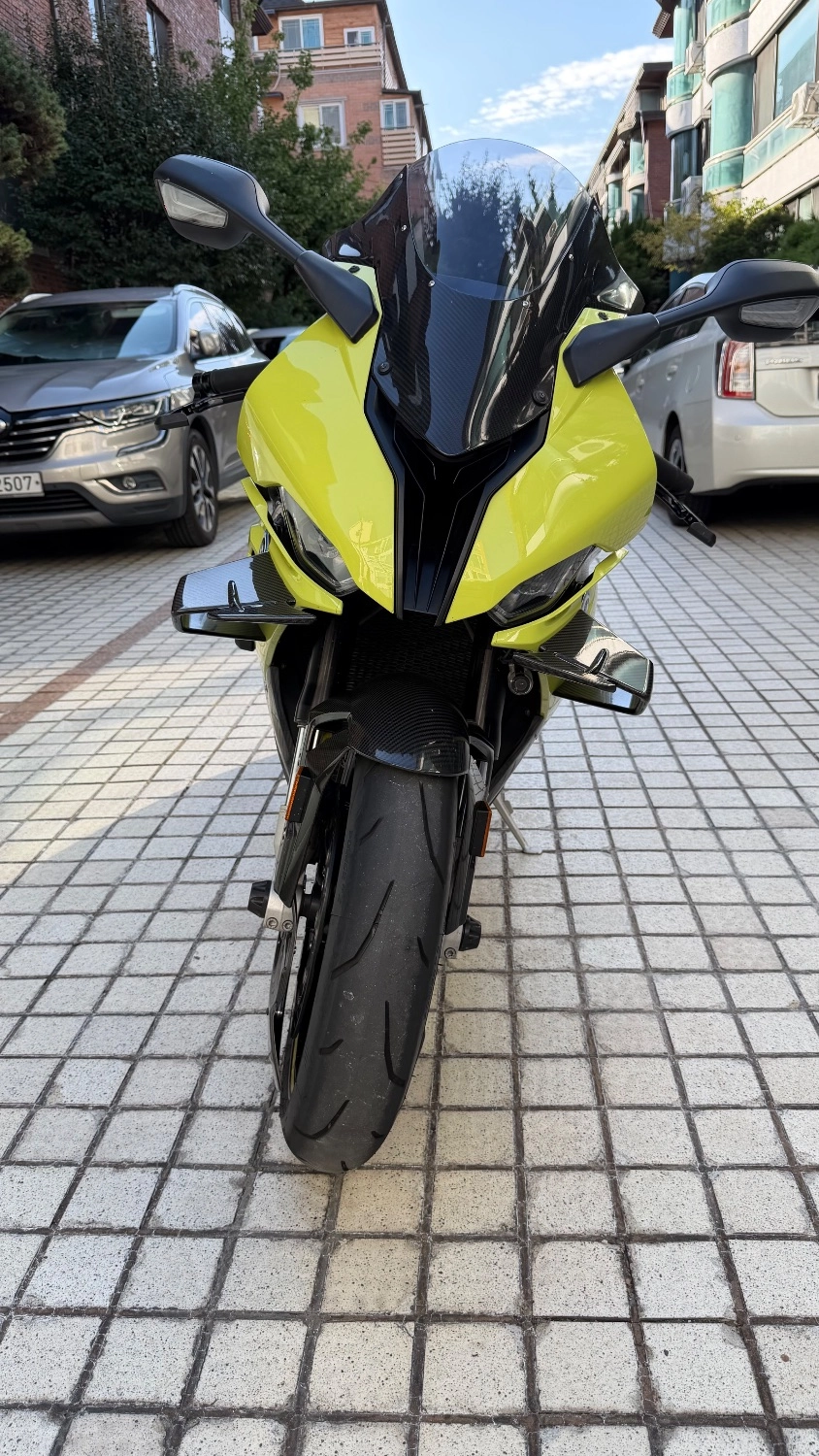 BMW M 1000 RR 2022 옐로 사진 8