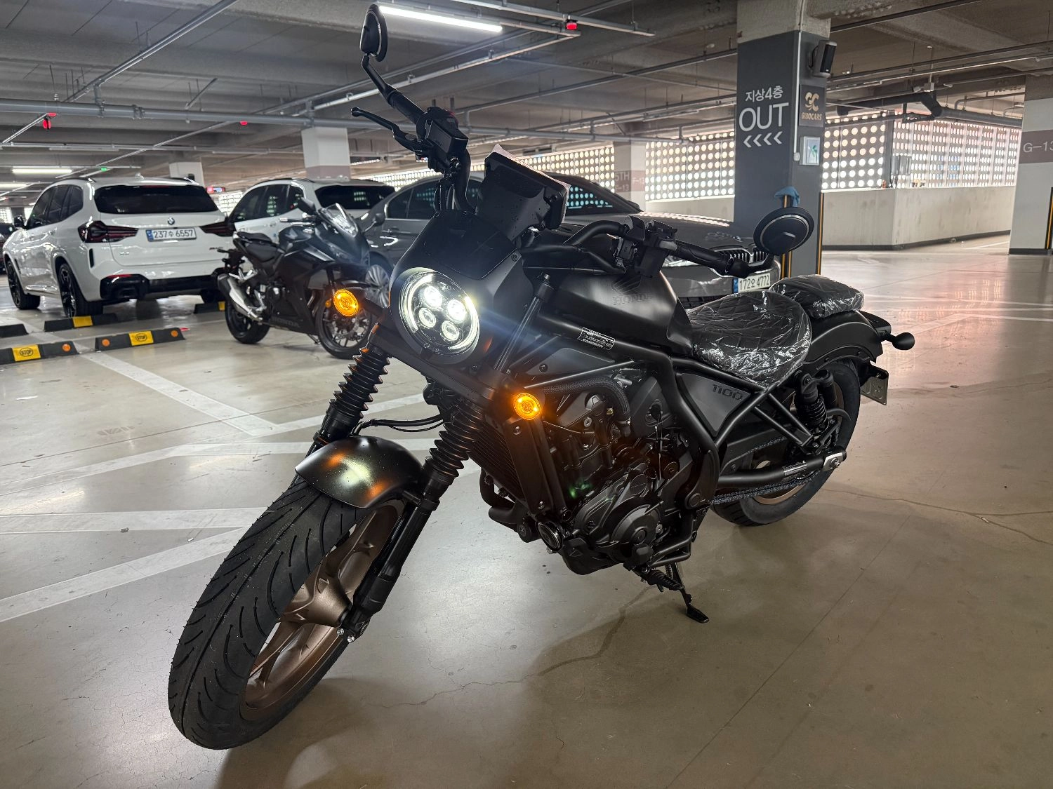 혼다 레블 1100T SE DCT 2026 블랙 사진 2