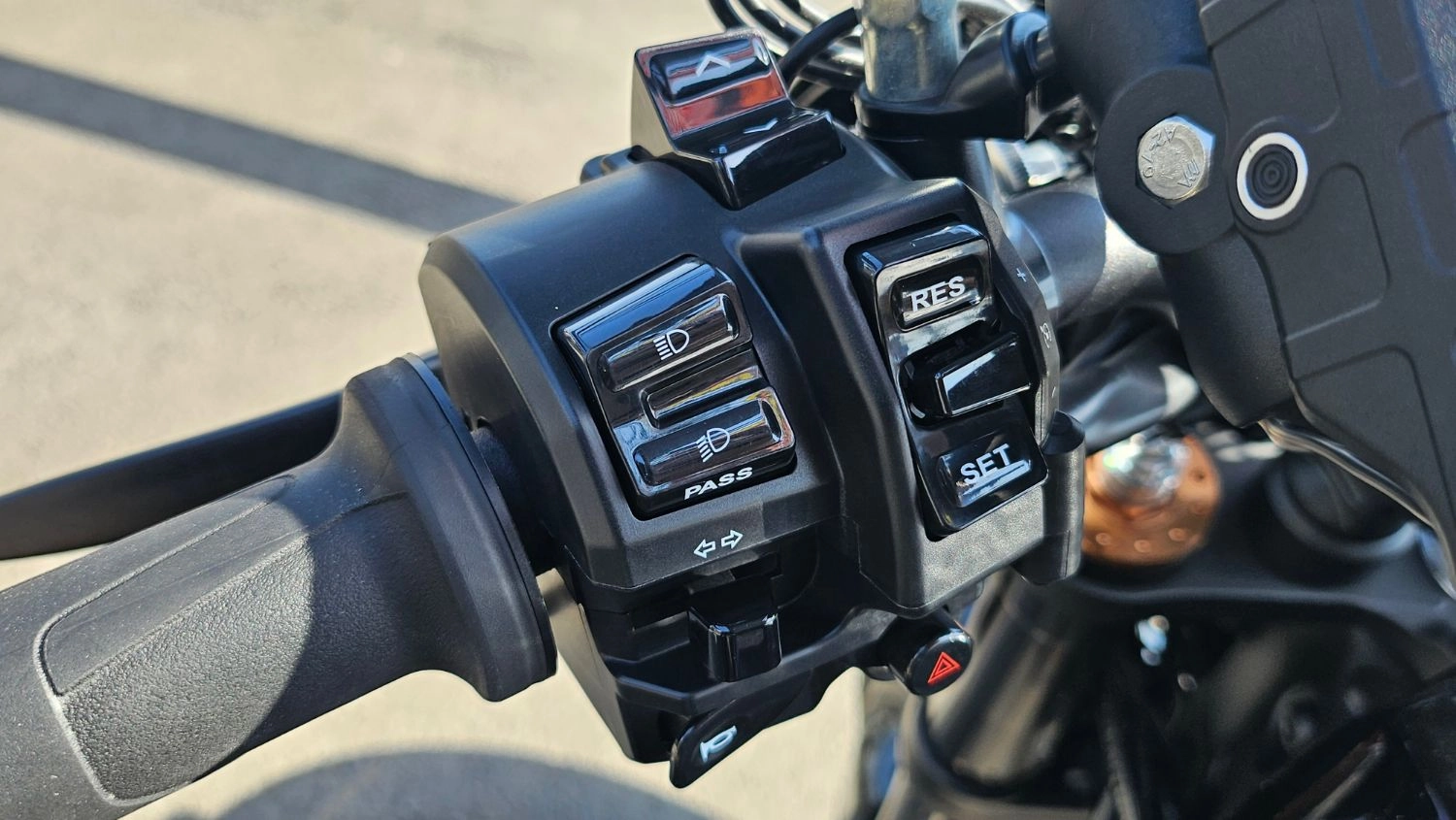 야마하 XSR 900 2022 네이비 사진 8