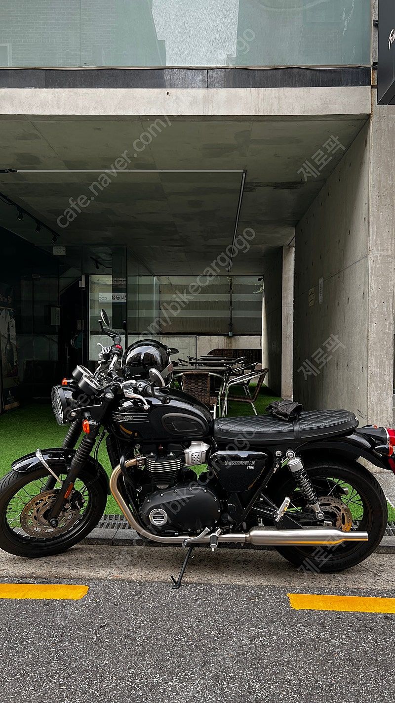 트라이엄프 본네빌 T100 more