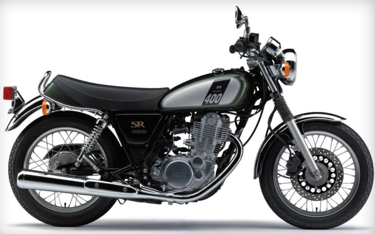 '16ヤマハSR400｜ダークグレイッシュリーフグリーンメタリック1｜【国産名車】ヤマハ(YAMAHA)SR400カラー大図鑑：個性派グリーン・イエロー+α系を年式ごとに紹介