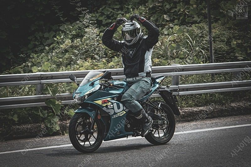 스즈키 GSX R 125 ABS more