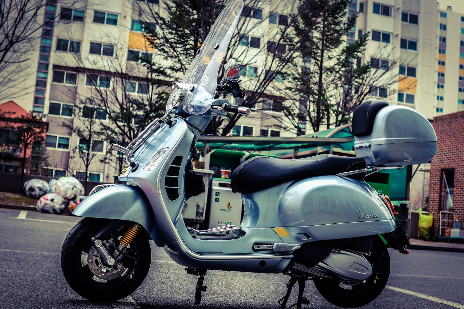 베스파 GTS 300 슈퍼테크 thumb 2