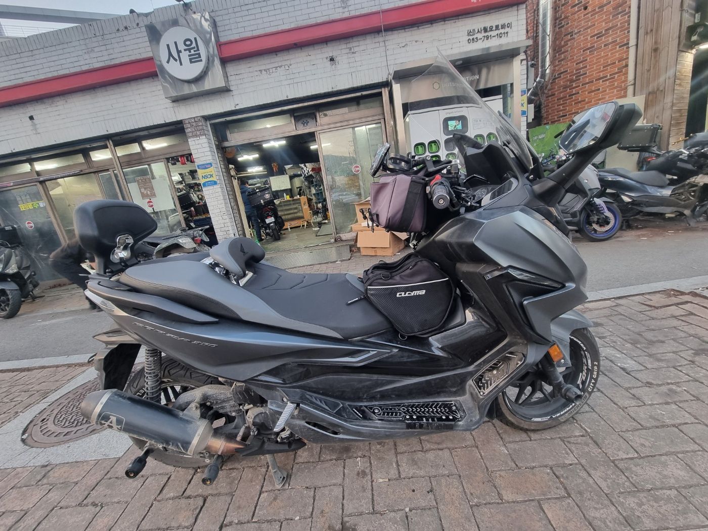 혼다 포르자 350 thumb 2