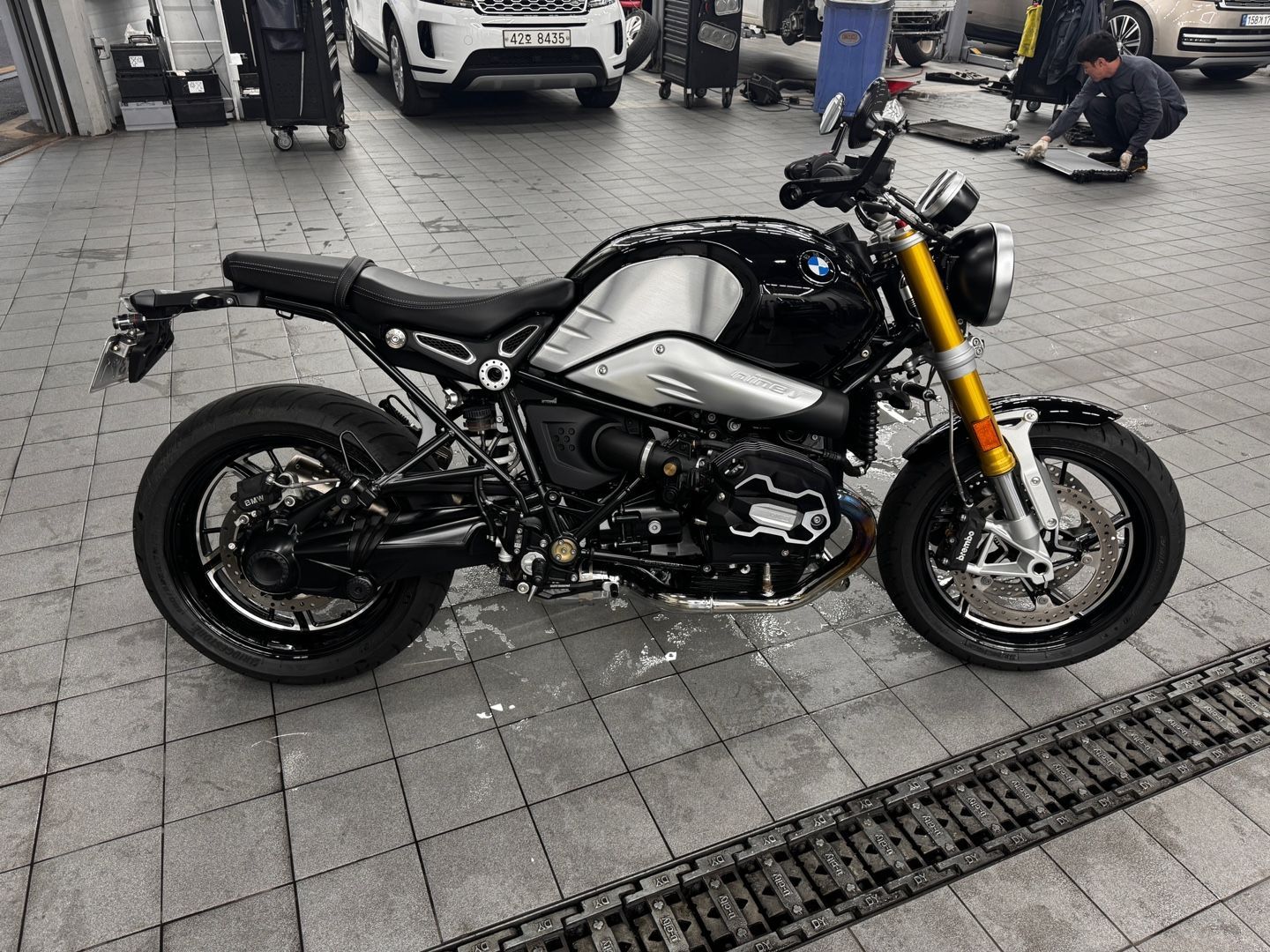 BMW R nine T  thumb 2