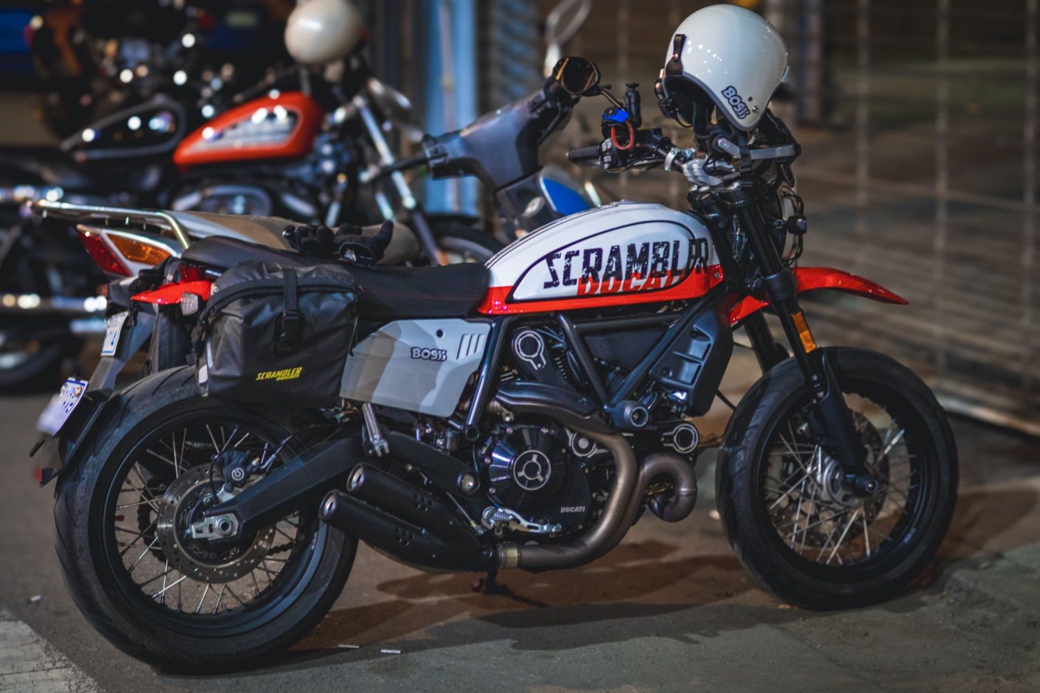 두카티 스크램블러 어반 엔듀로 more