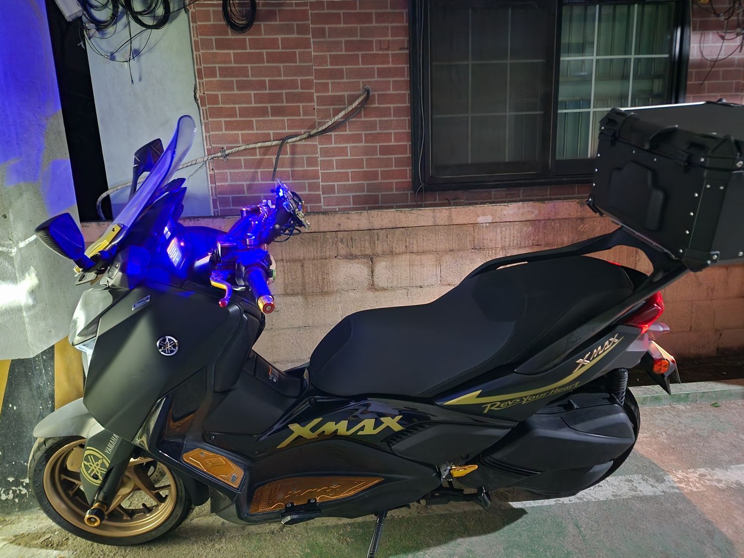 야마하 XMAX 300 ABS more