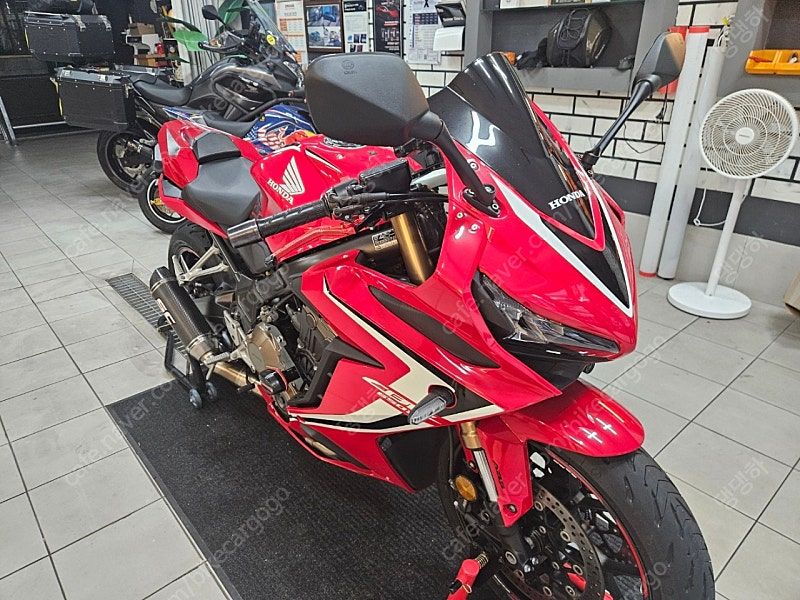 혼다 CBR 650 R MT thumb 2