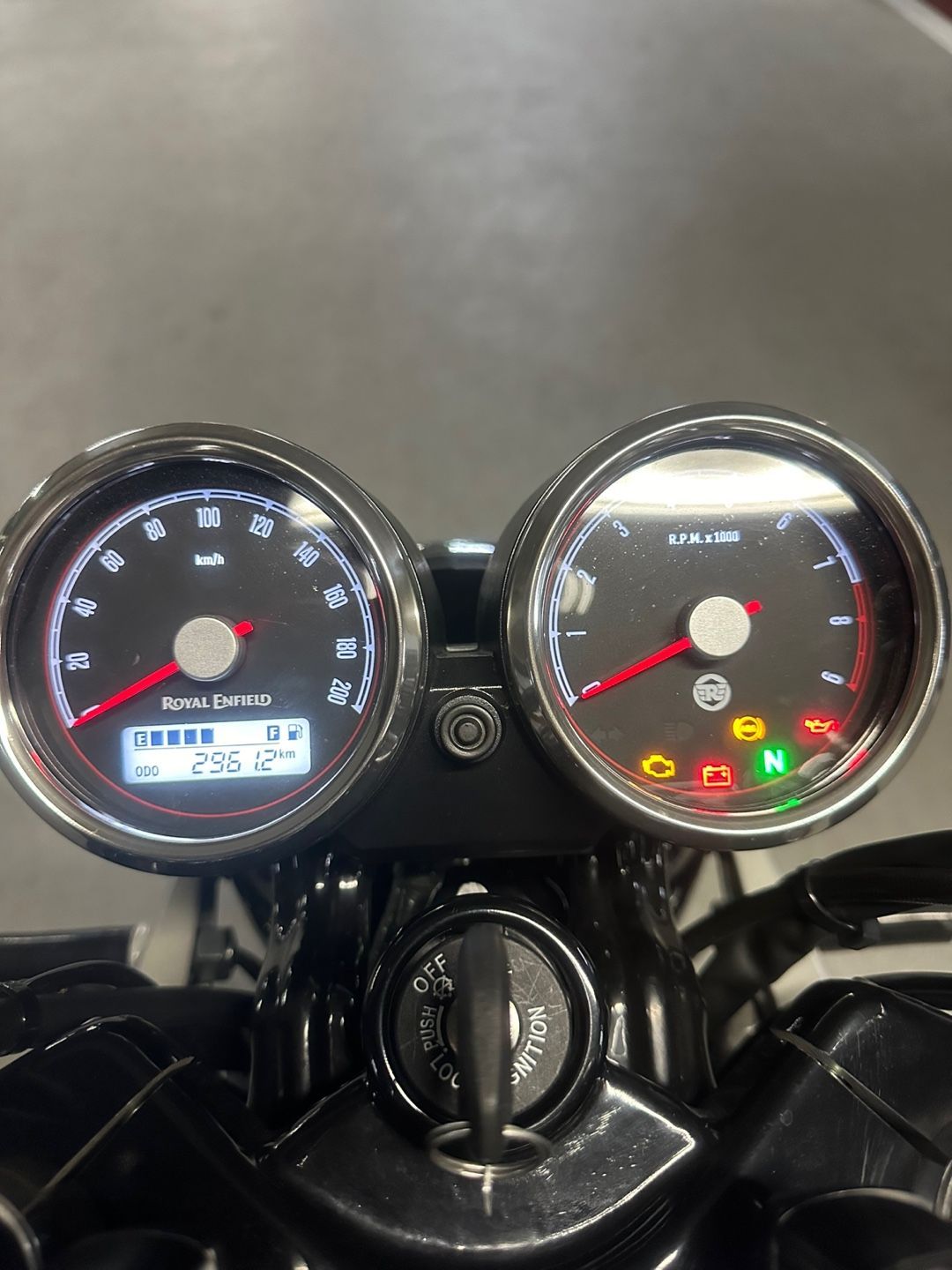 로얄엔필드 인터셉터 650 thumb 2