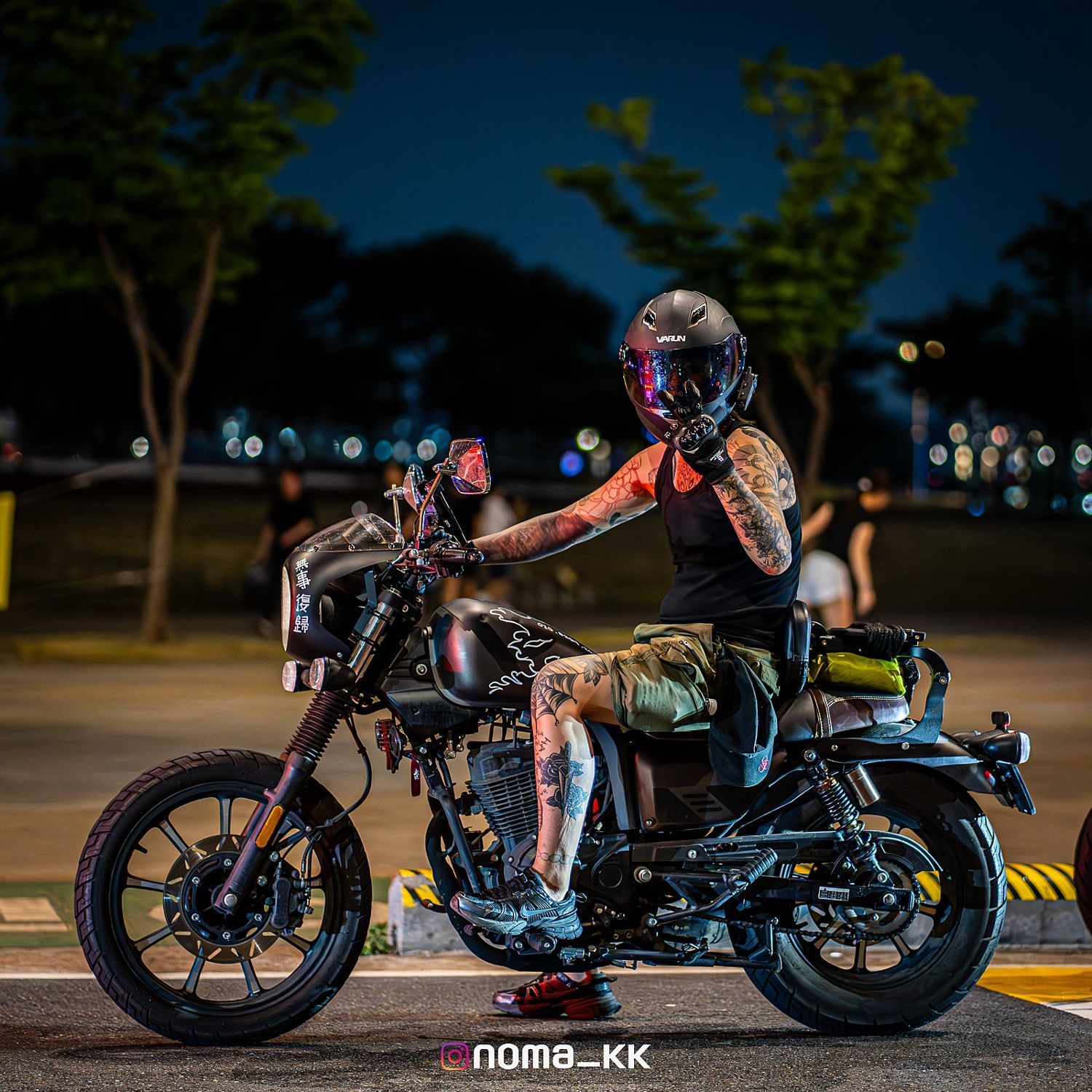 기타 베네트 125 more