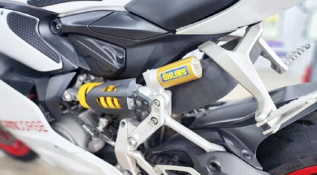 두카티 899 파니갈레 thumb 2