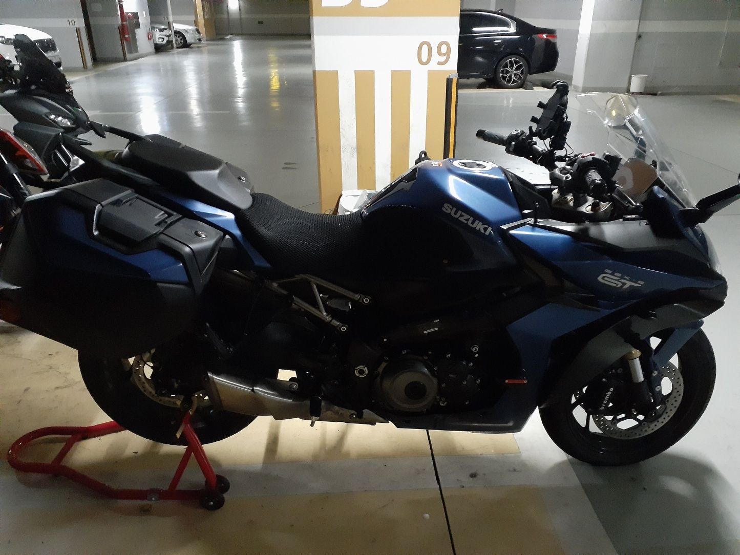 스즈키 GSX S 1000 GT more