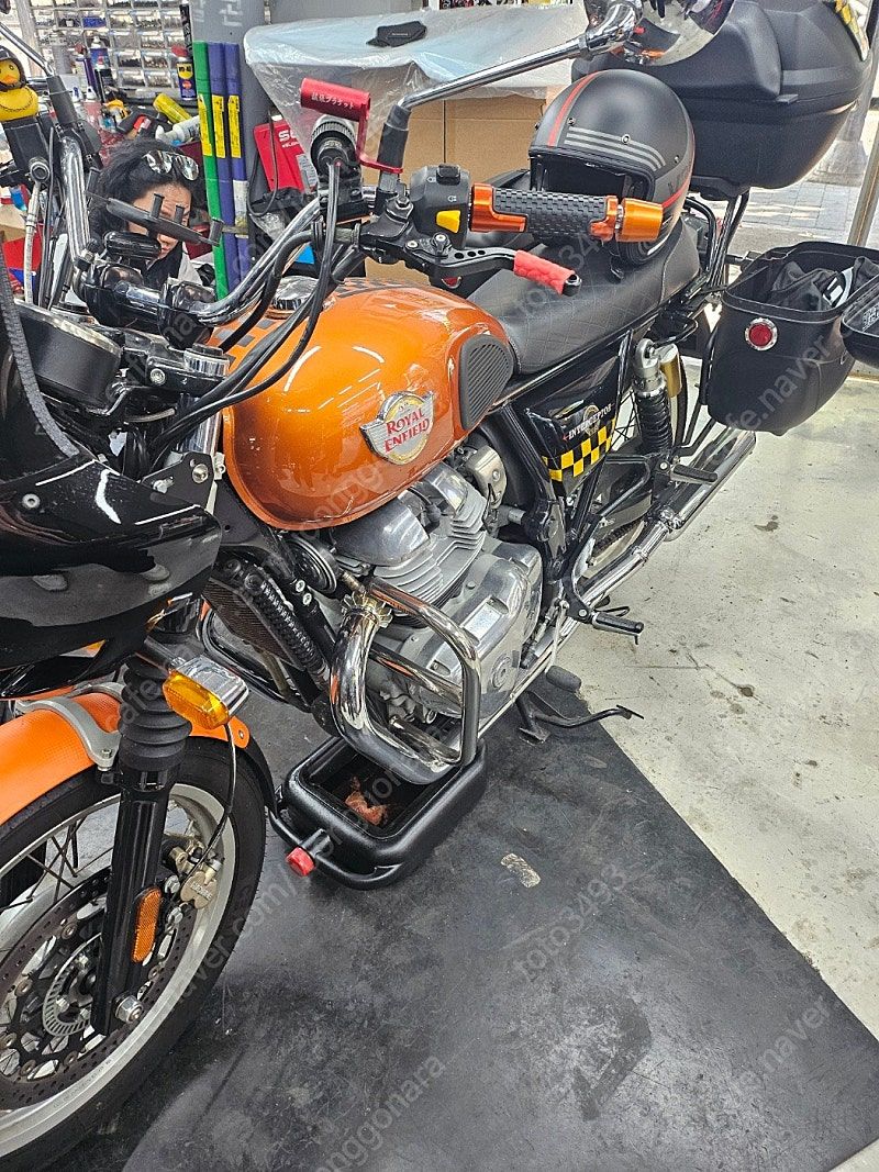 로얄엔필드 인터셉터 650 more