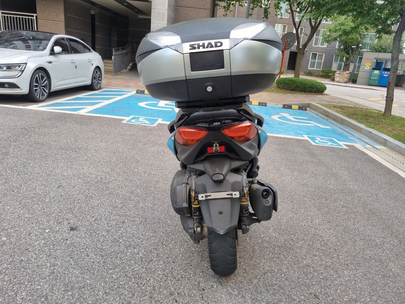 야마하 XMAX 300 ABS more