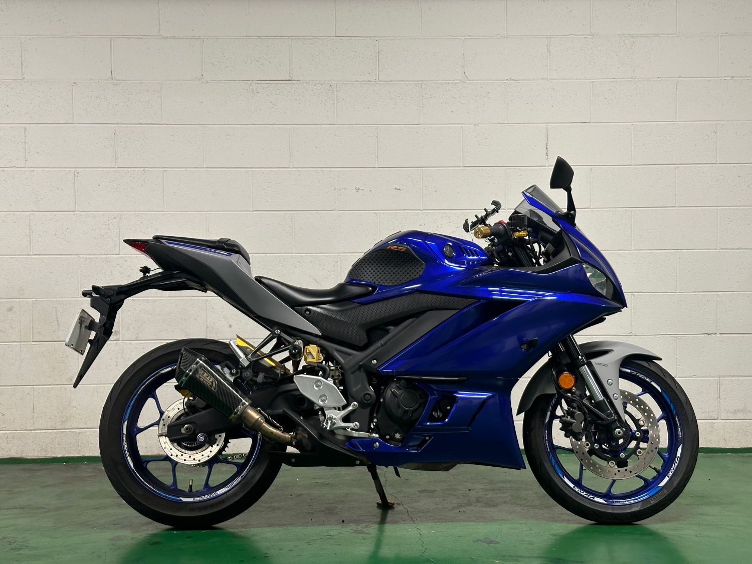 야마하 YZF R3 more