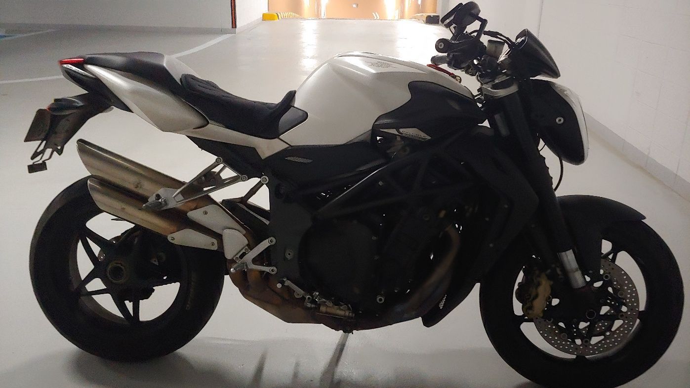 MV아구스타 브루탈레 910 thumb 2