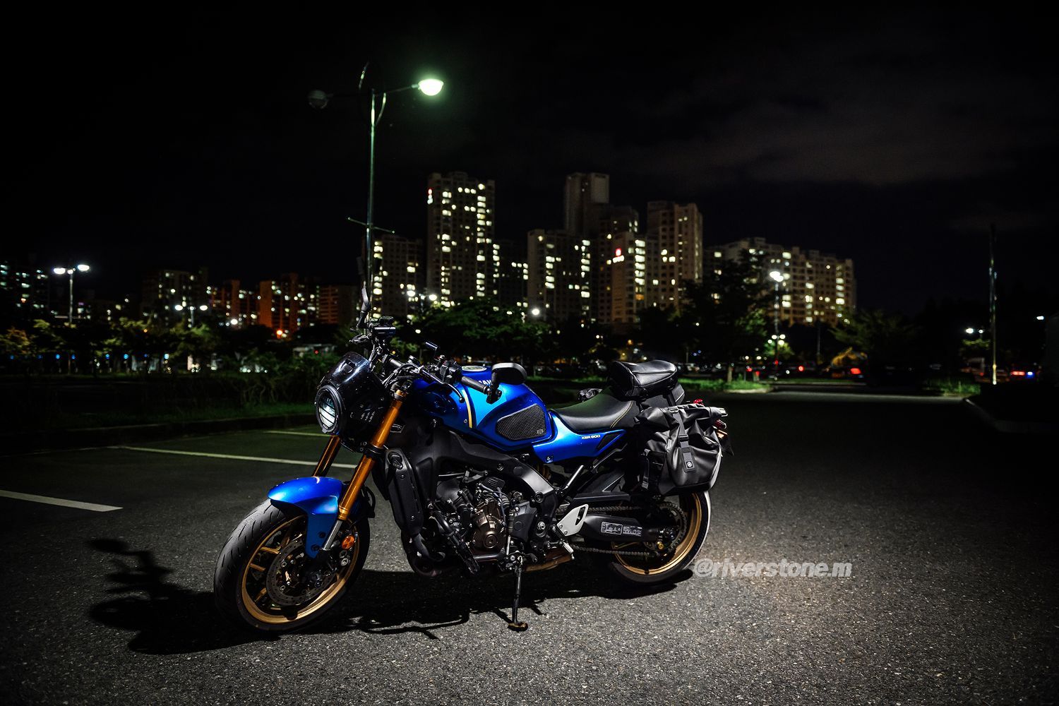 야마하 XSR 900 more