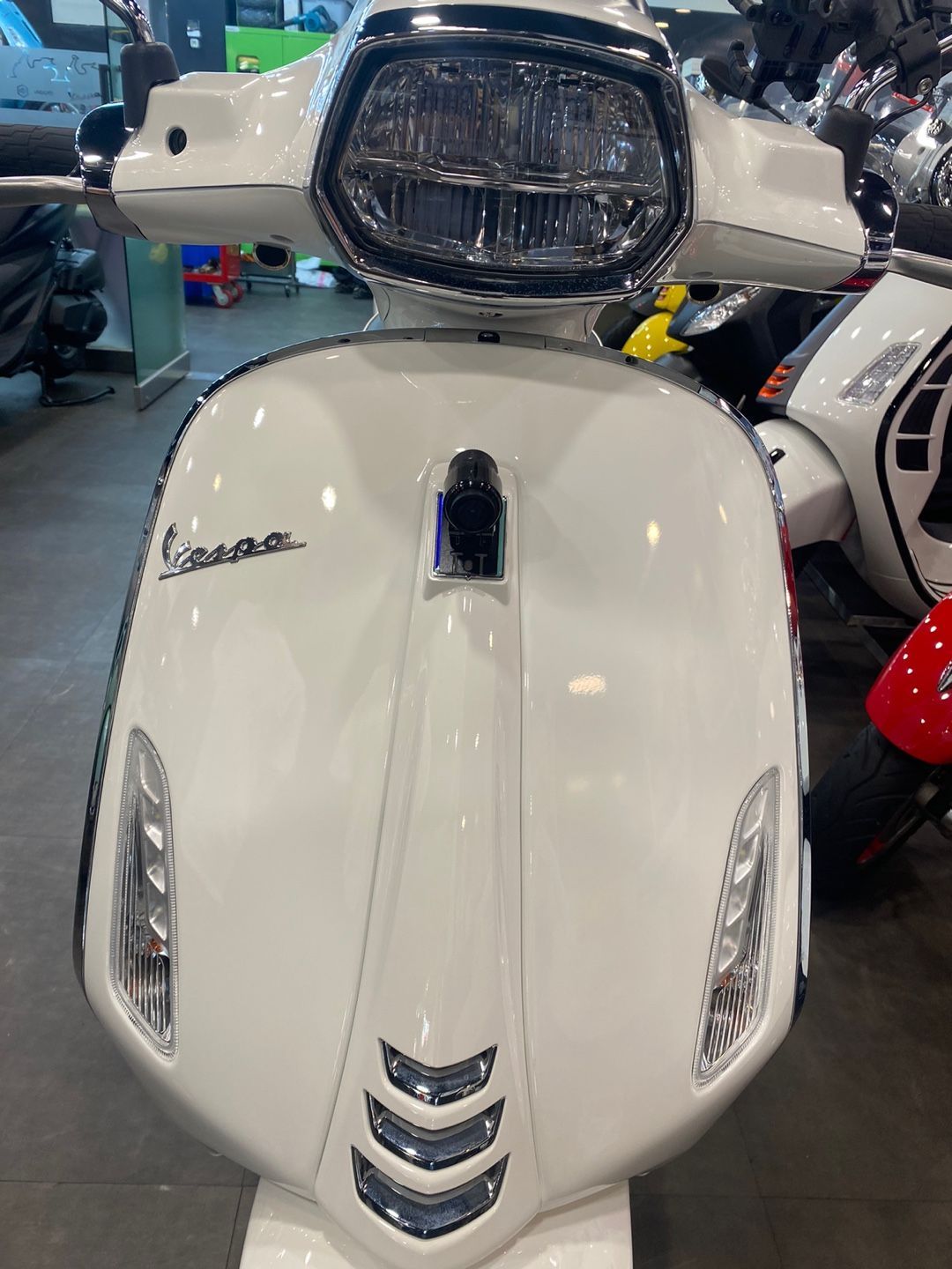 베스파 스프린트 125 ABS more