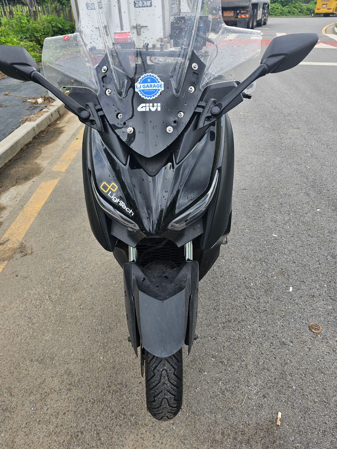 야마하 XMAX 300 ABS thumb 2