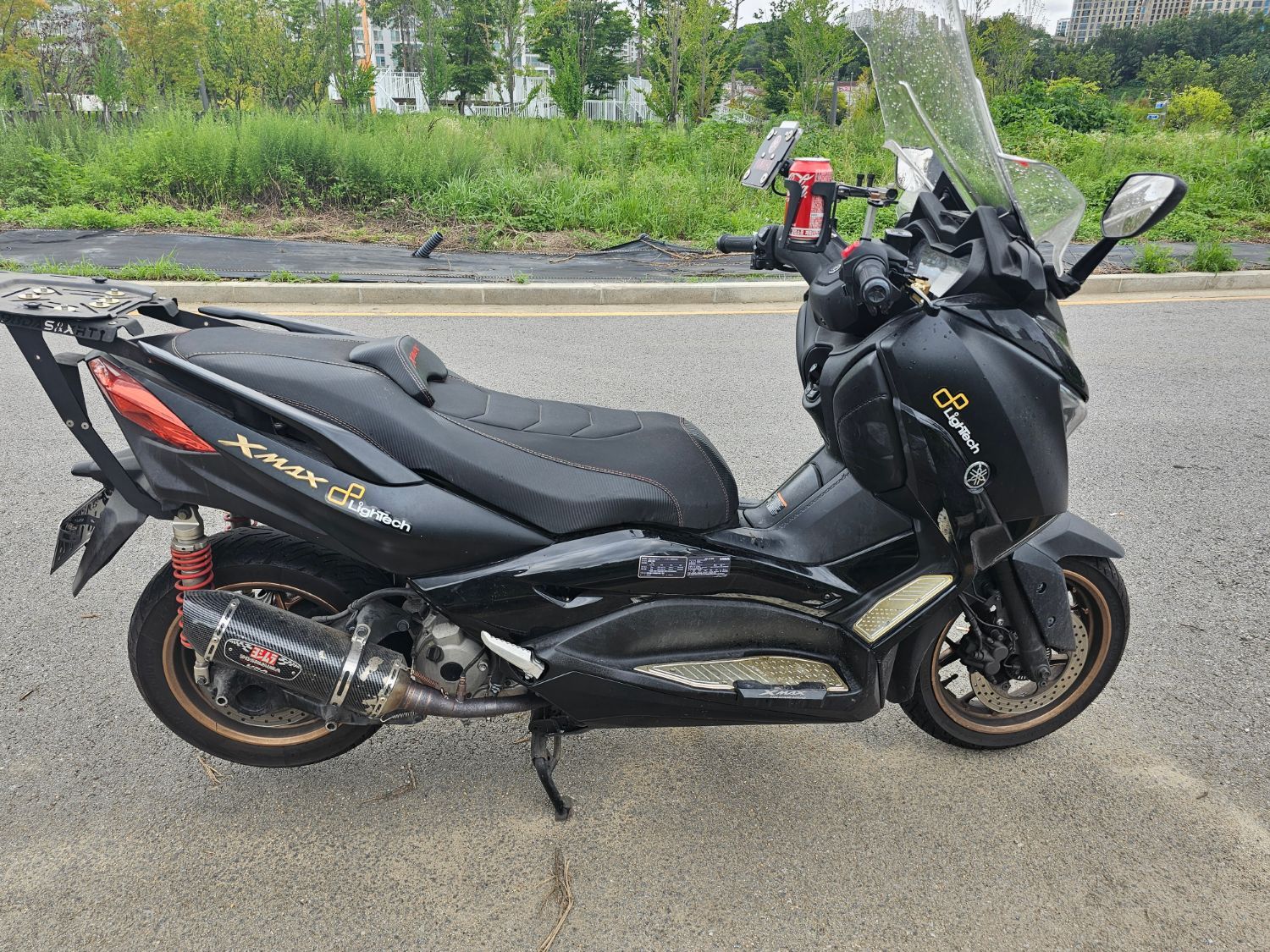 야마하 XMAX 300 ABS more