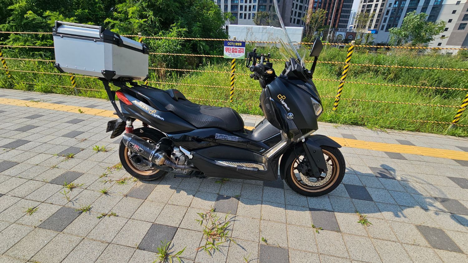 야마하 XMAX 300 ABS thumb 2