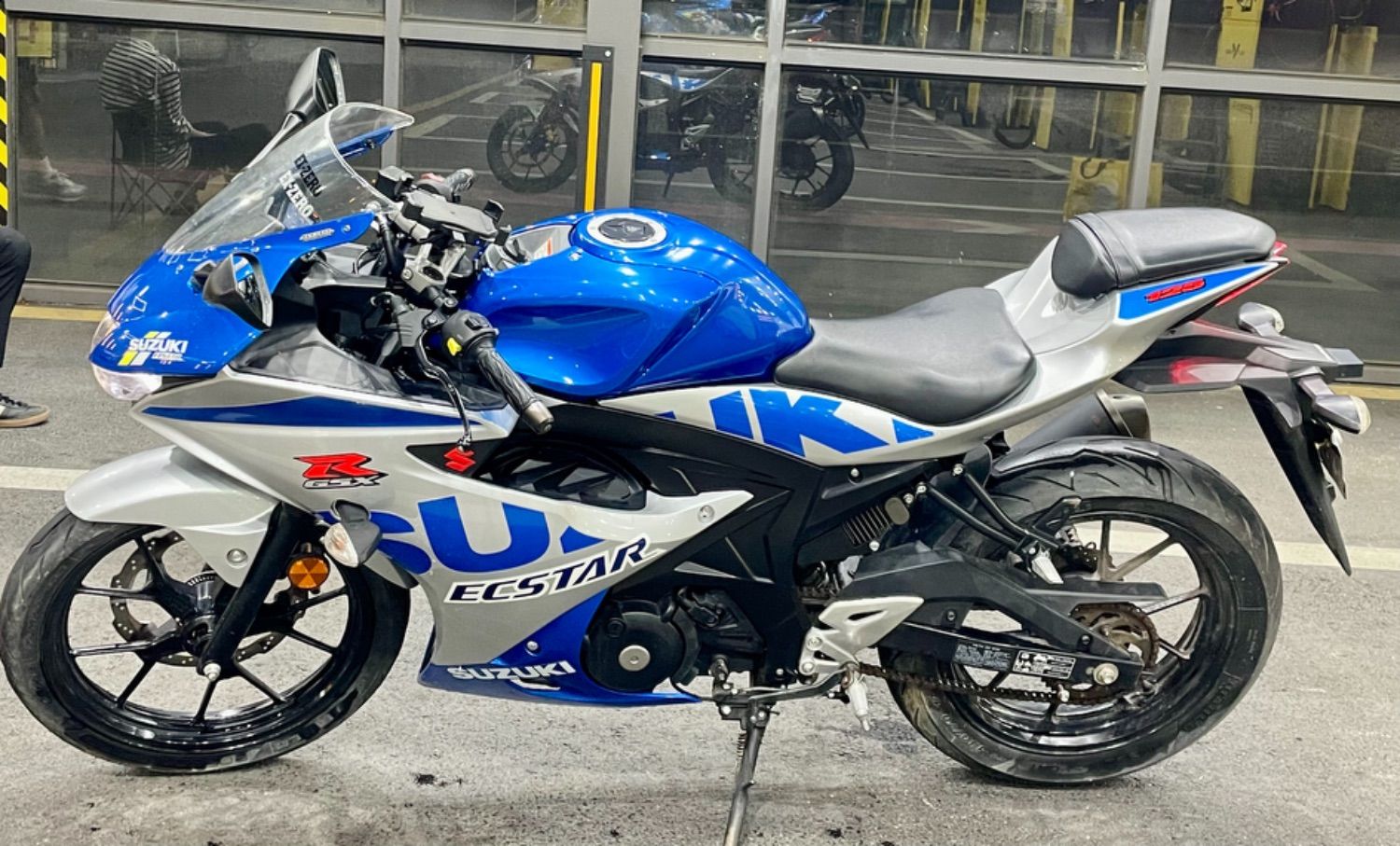 스즈키 GSX R 125 ABS thumb 2