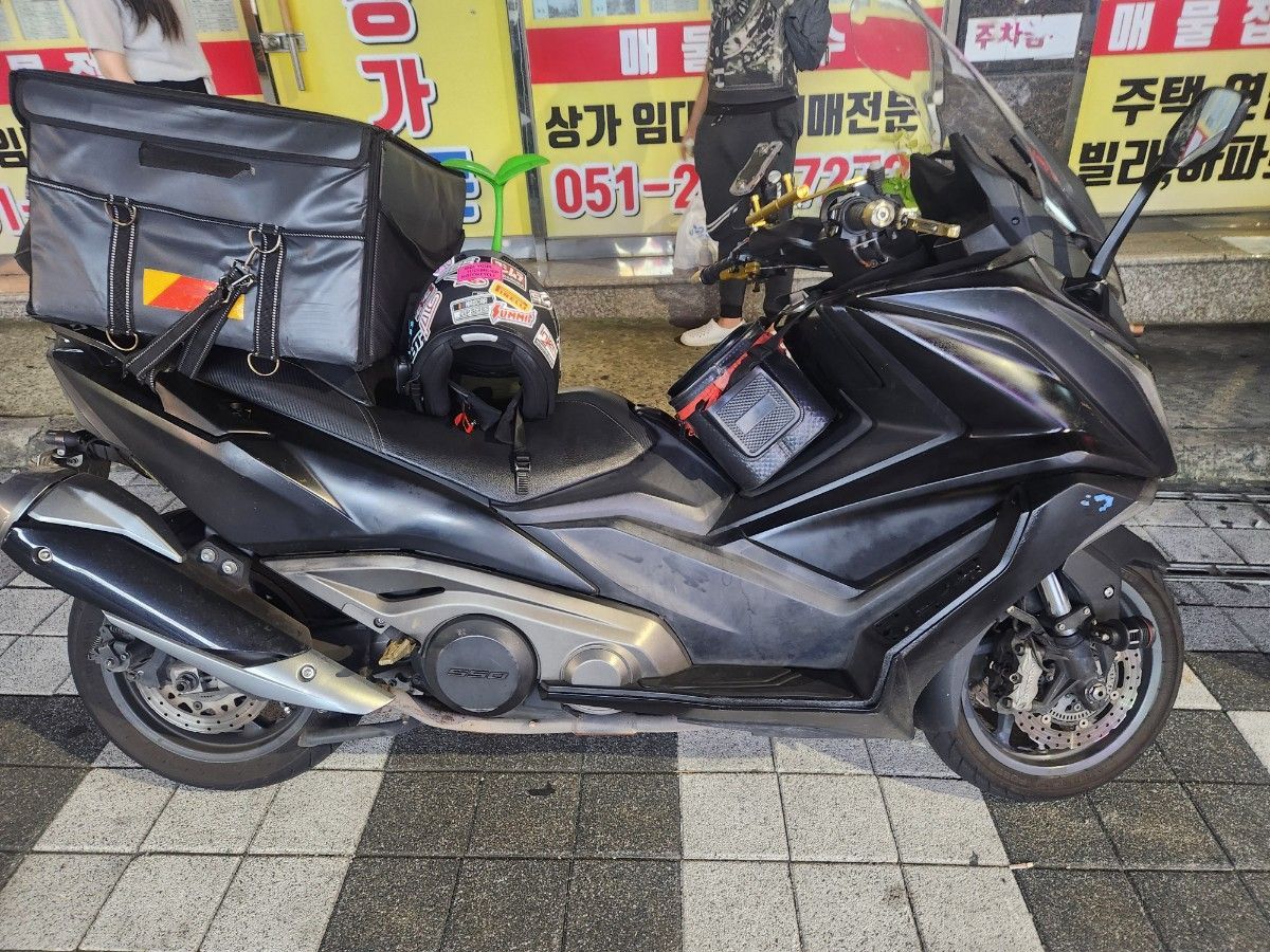 킴코 AK 550 i thumb 2