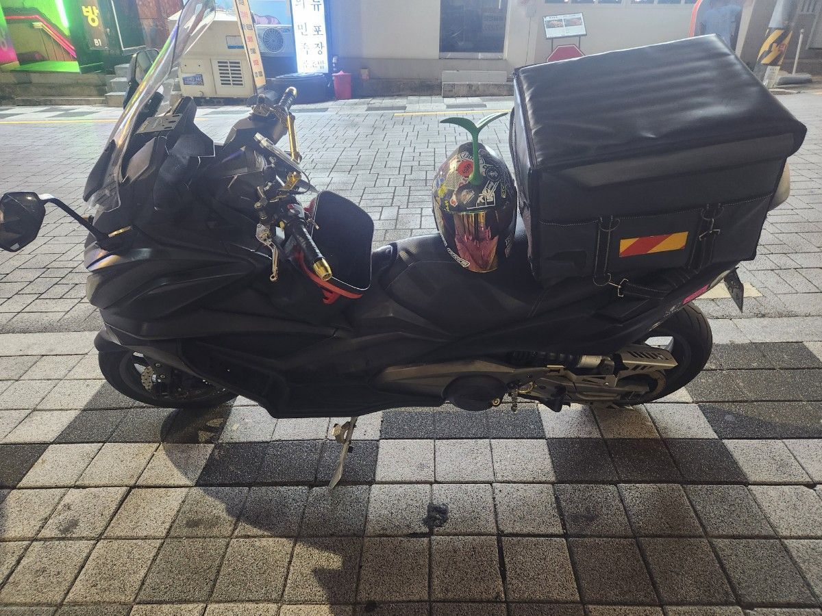 킴코 AK 550 i more