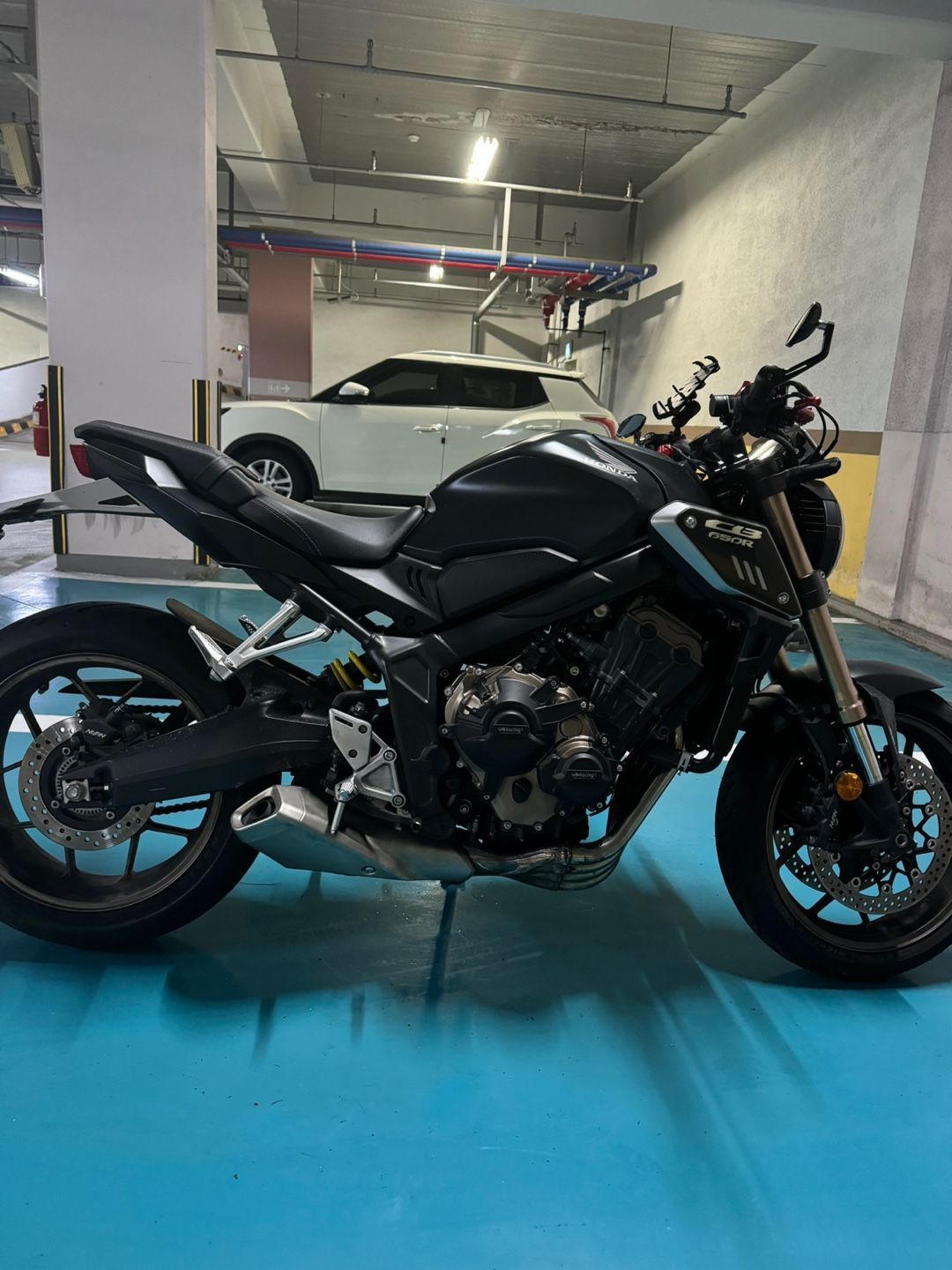 혼다 CB 650 R 2022 블랙 사진 1