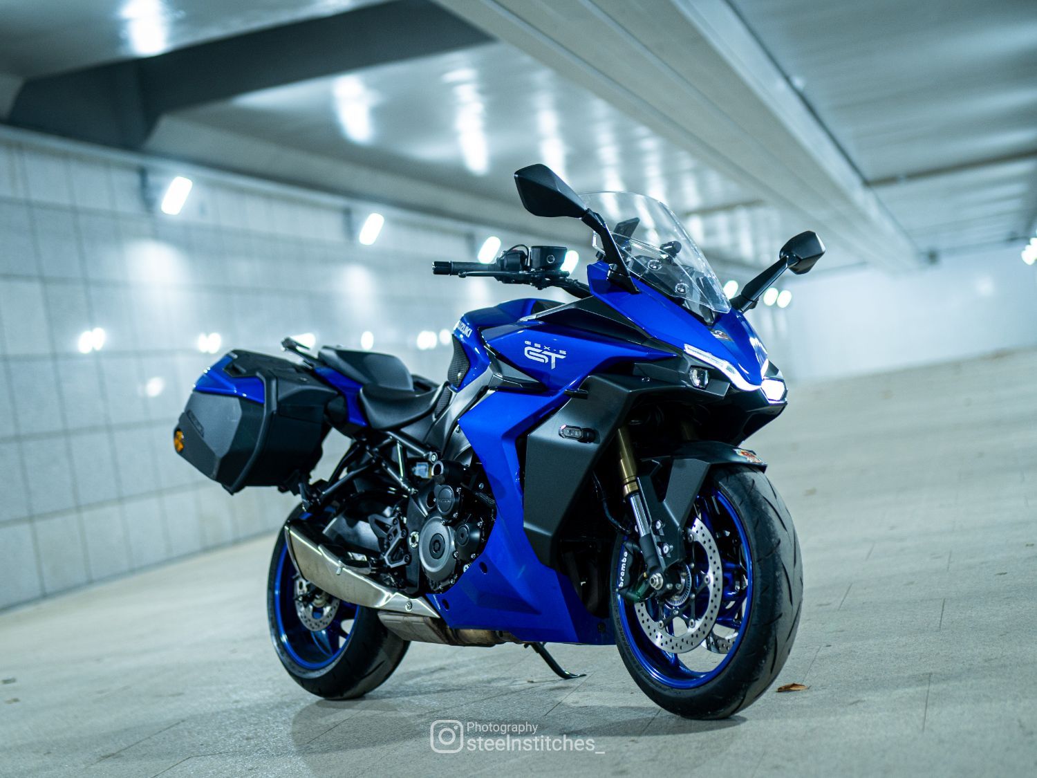 스즈키 GSX S 1000 GT main