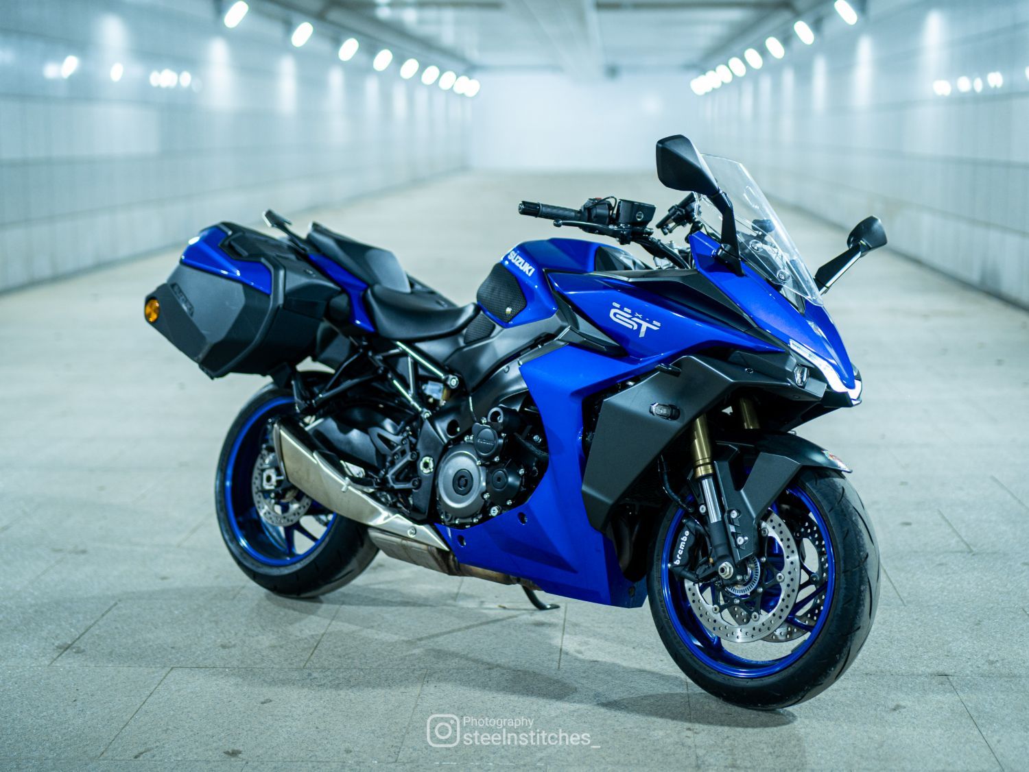스즈키 GSX S 1000 GT main