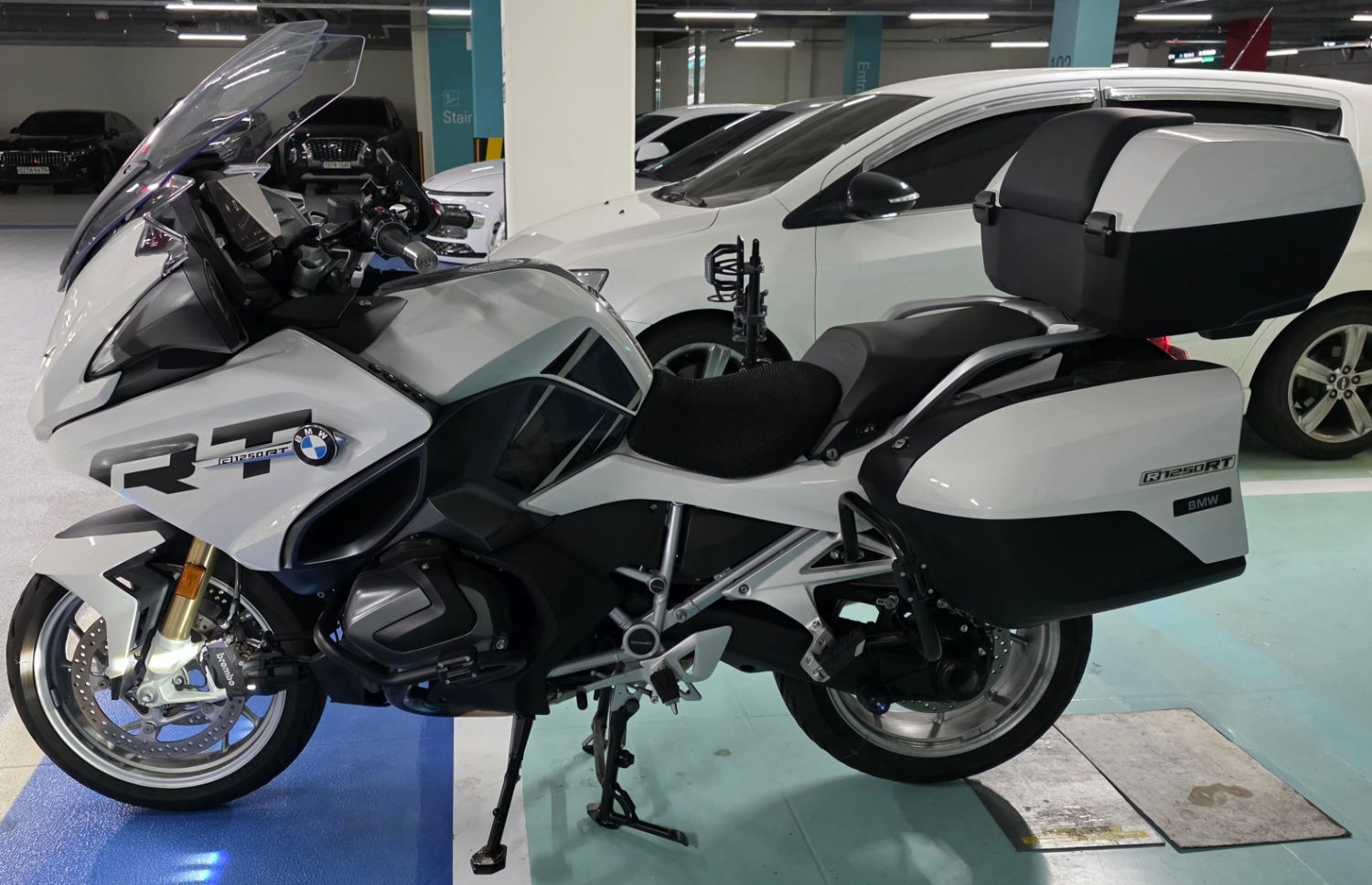 BMW R 1250 RT 2024 화이트 사진 2