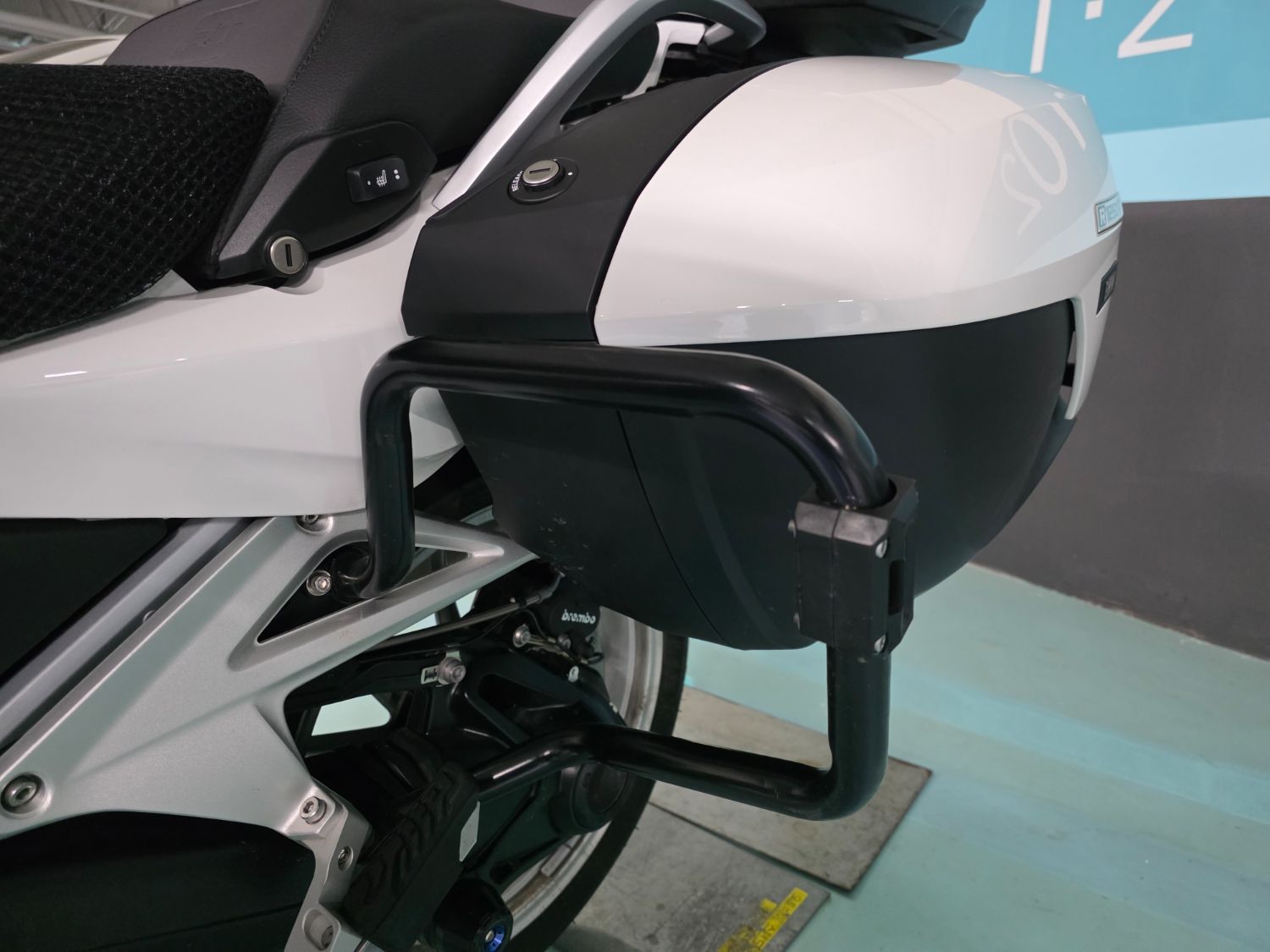 BMW R 1250 RT 2024 화이트 사진 7