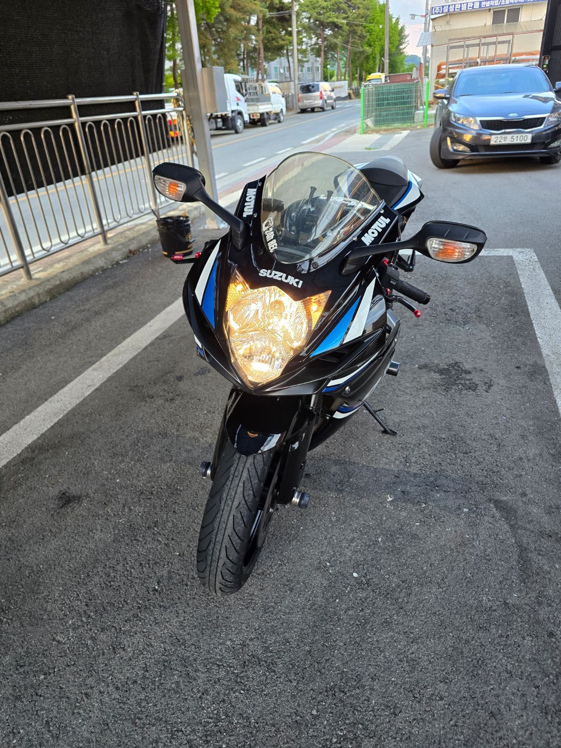 스즈키 GSX R 600 more