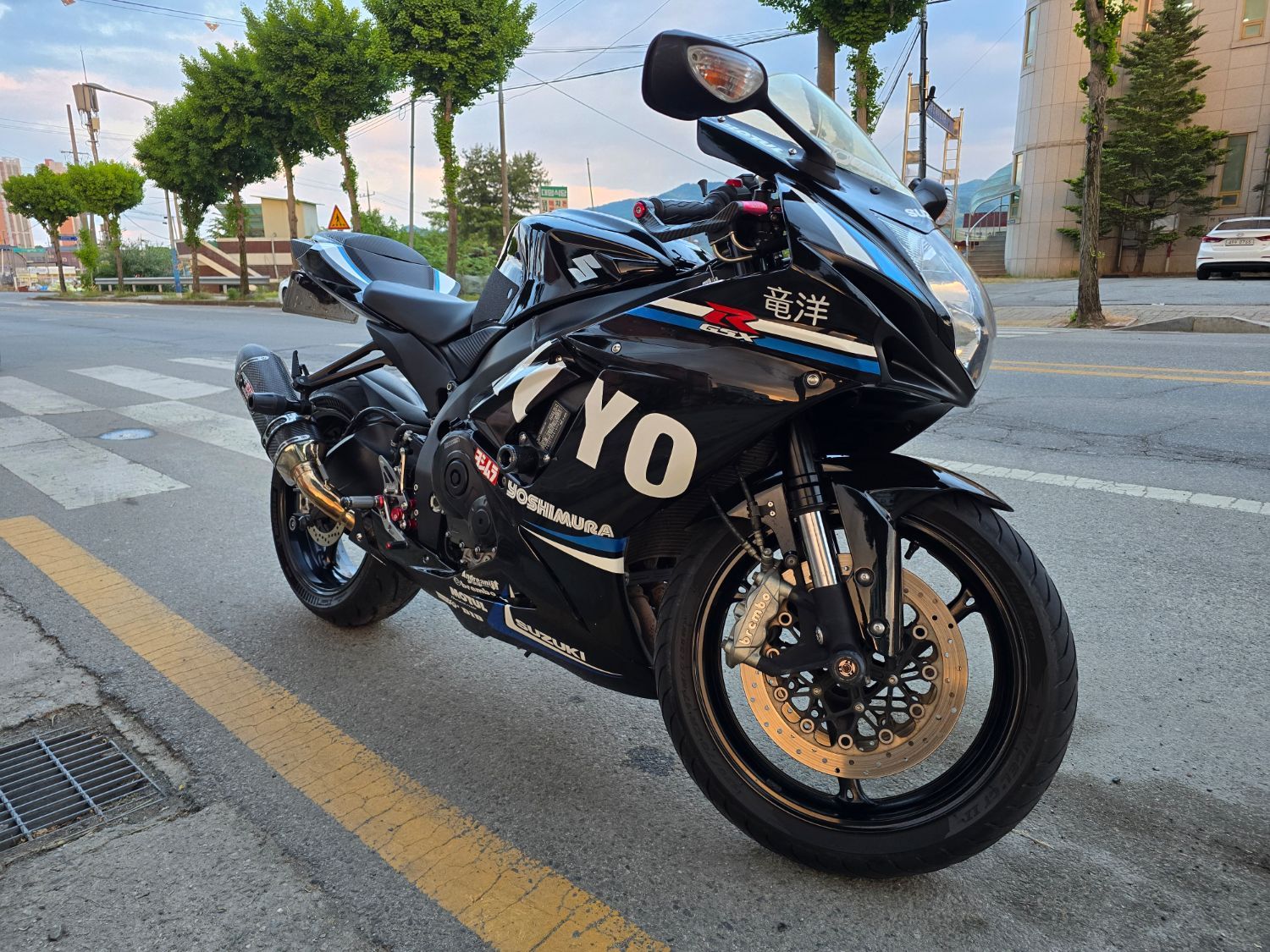 스즈키 GSX R 600 main