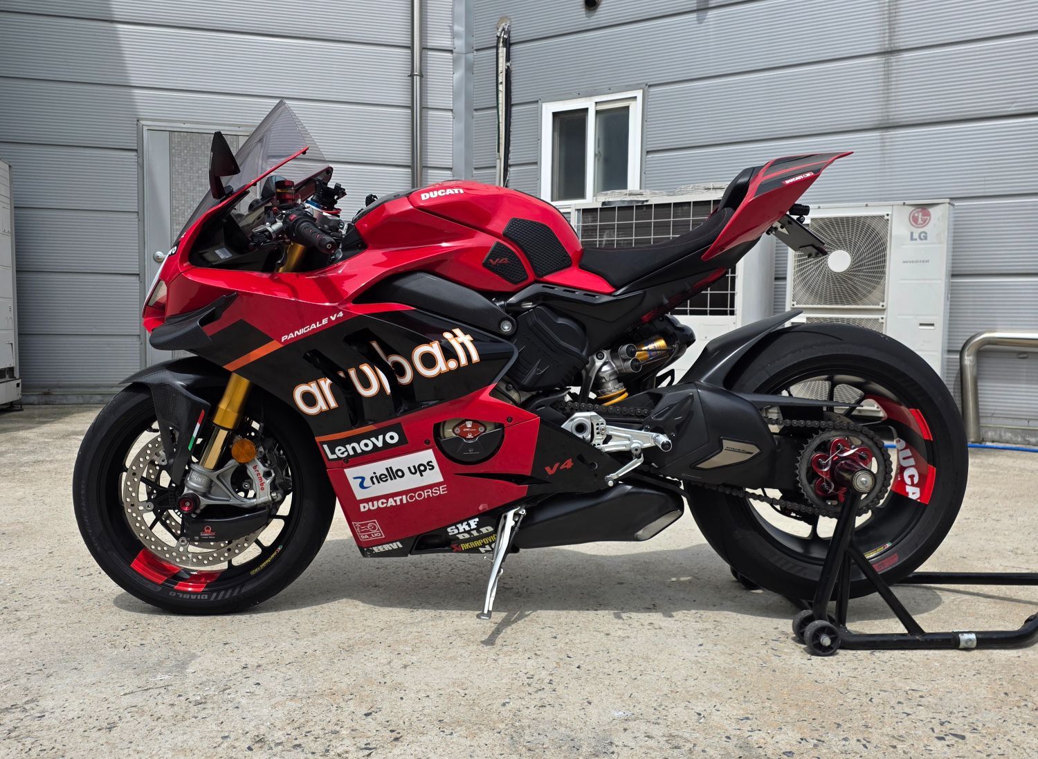 두카티 파니갈레 V4 S 2020 레드 사진 1