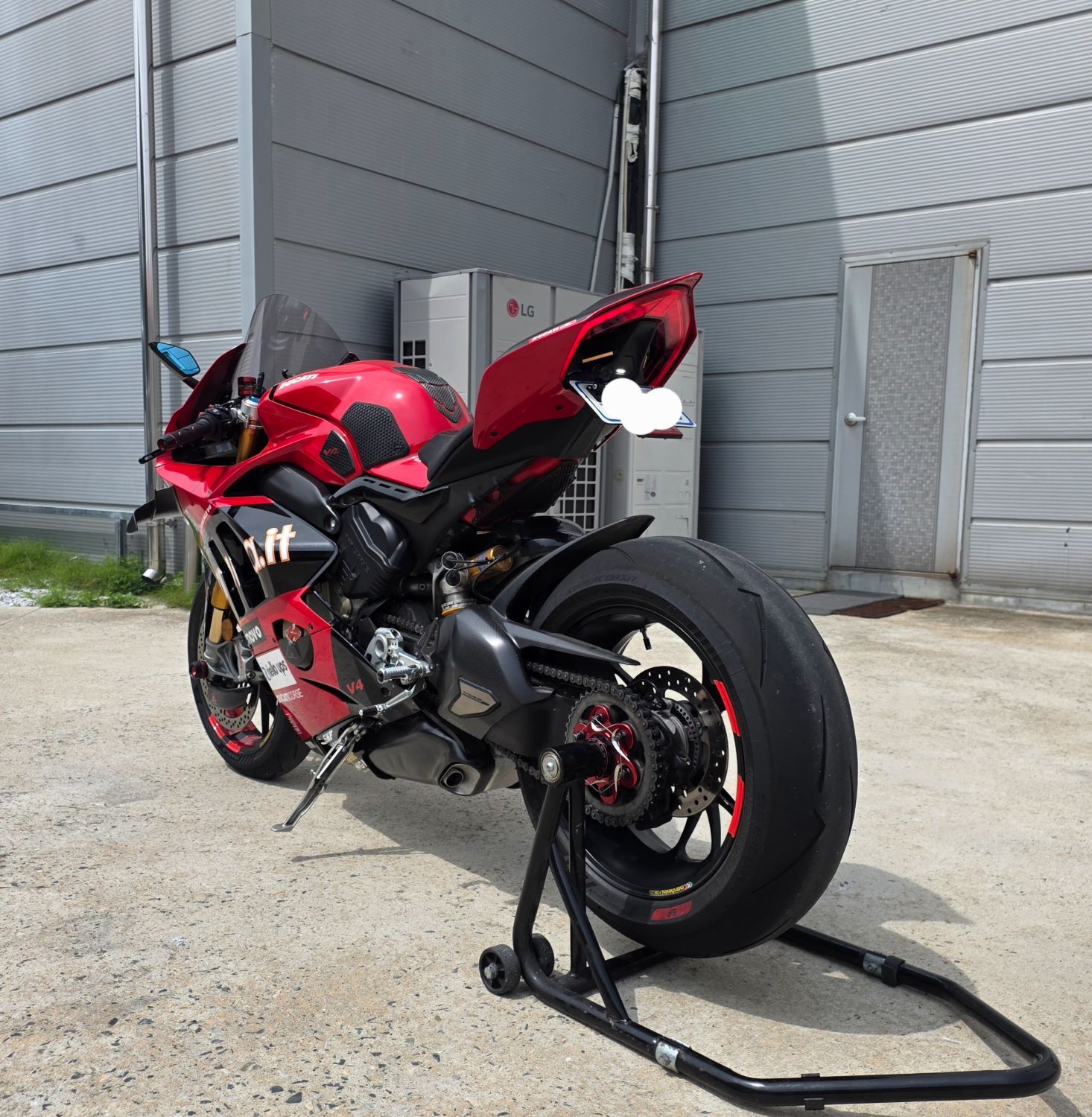 두카티 파니갈레 V4 S 2020 레드 사진 6