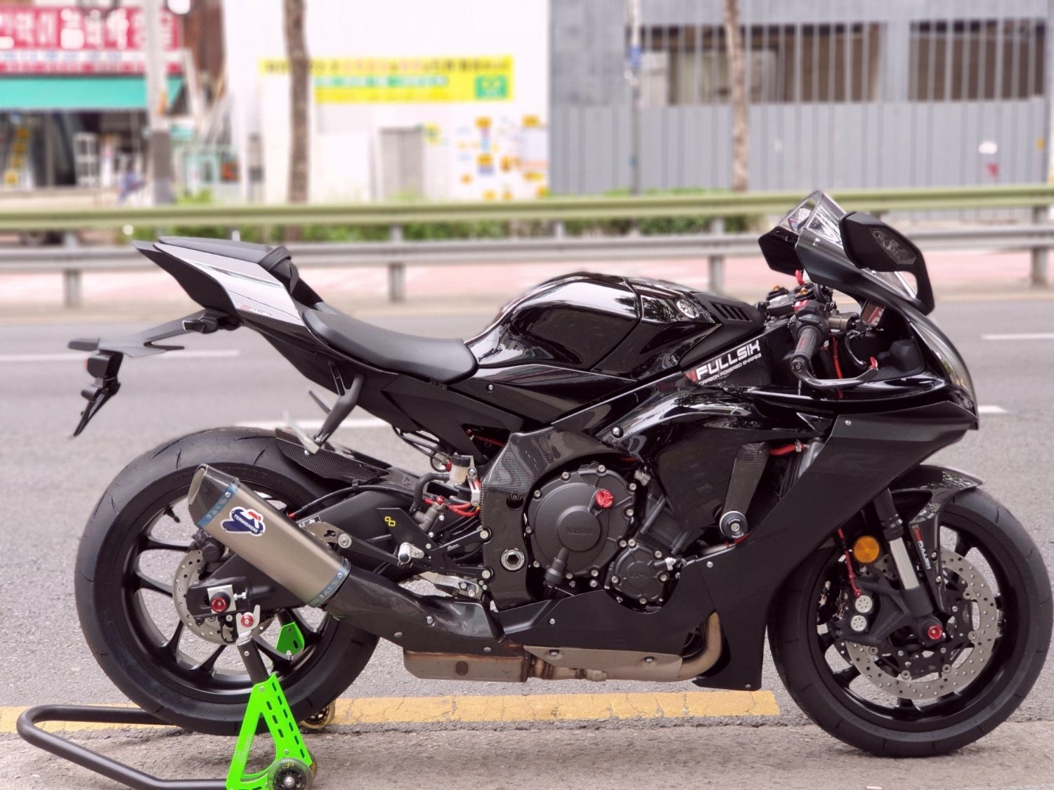 야마하 YZF R1 thumb 2