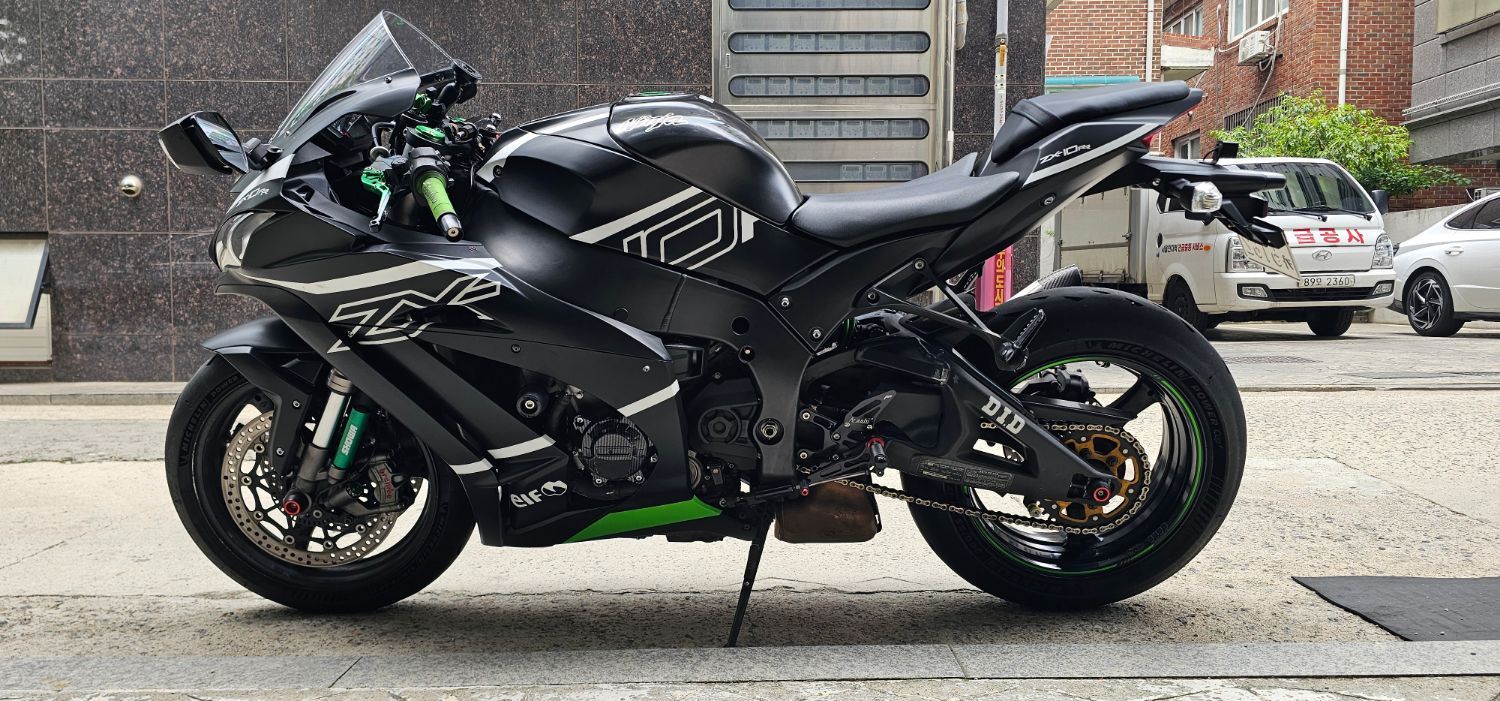 가와사키 닌자 ZX 10 R more