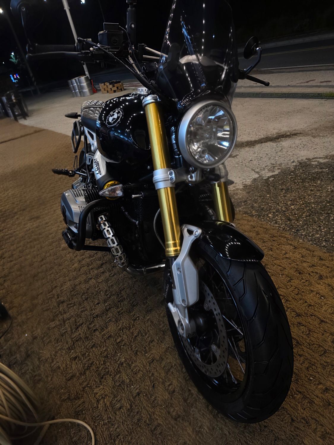 BMW R nine T more