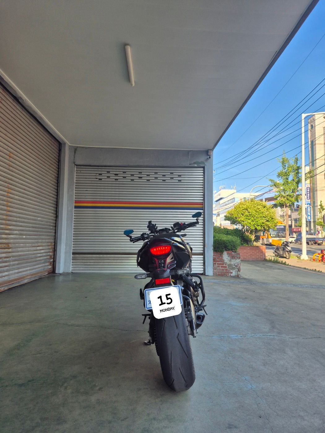혼다 CB 650 R thumb 2