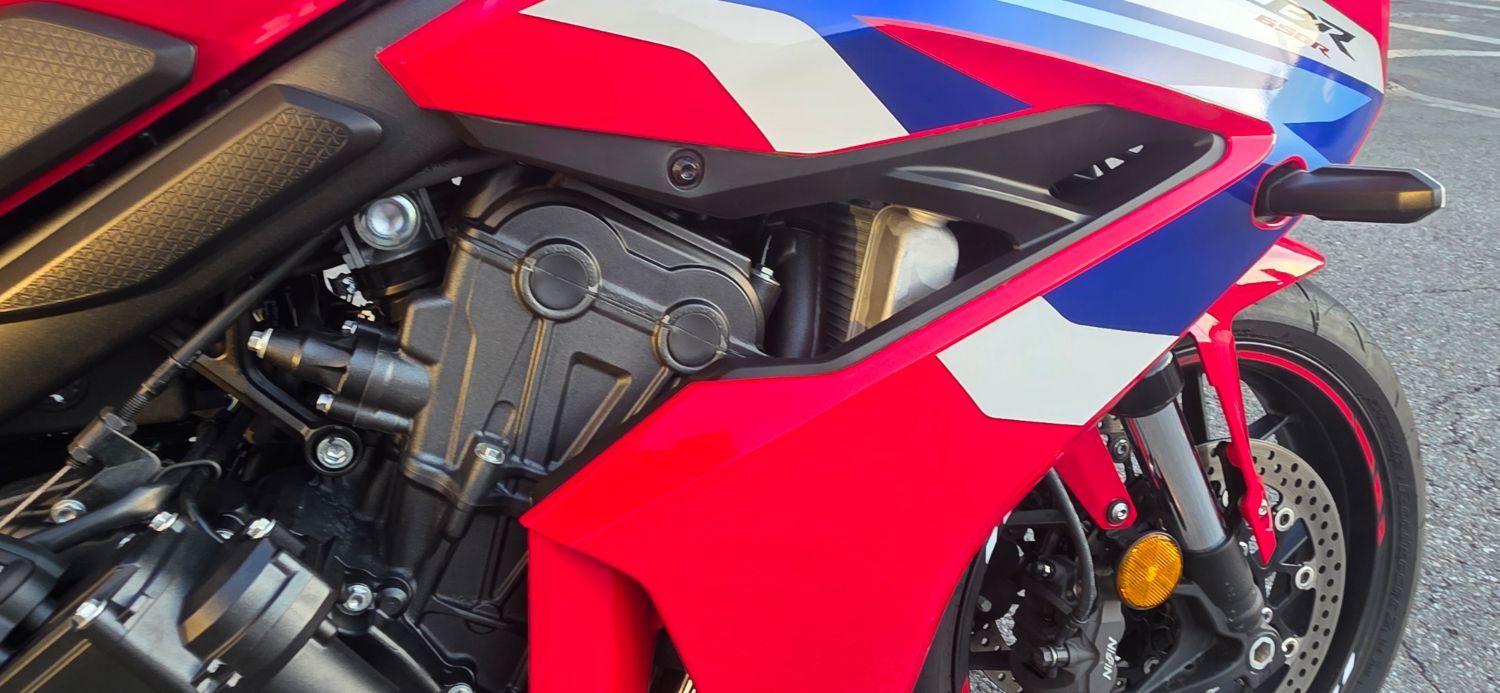 혼다 CBR 650 R E-CLUTCH thumb 2