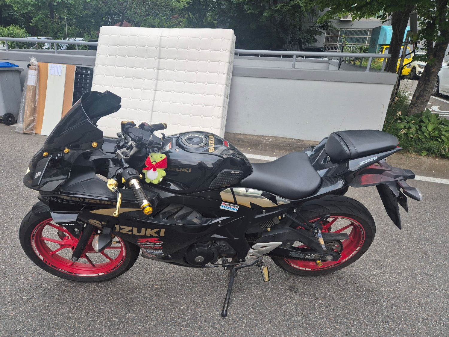 스즈키 GSX R 125 ABS more