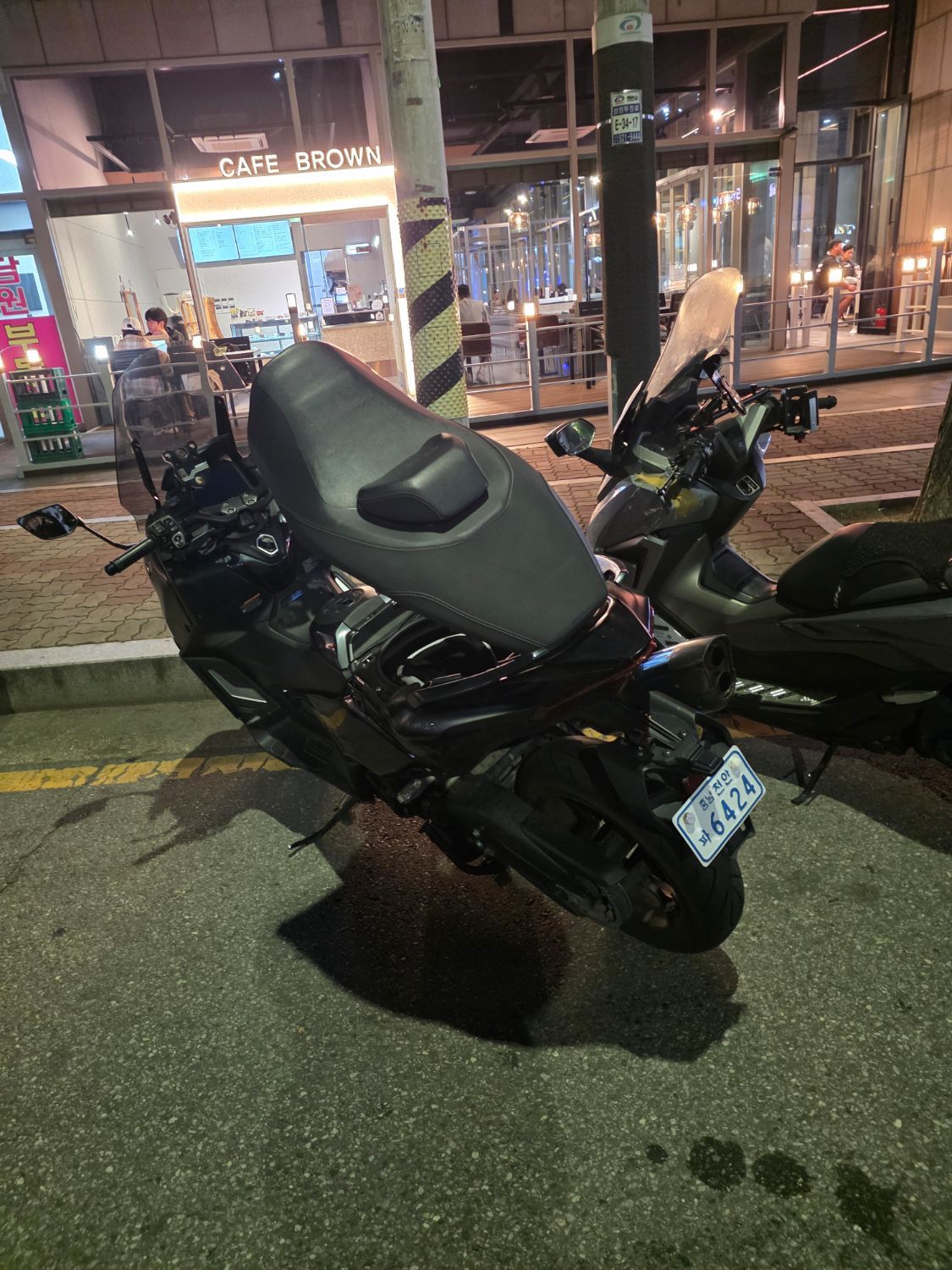 야마하 TMAX 560 main