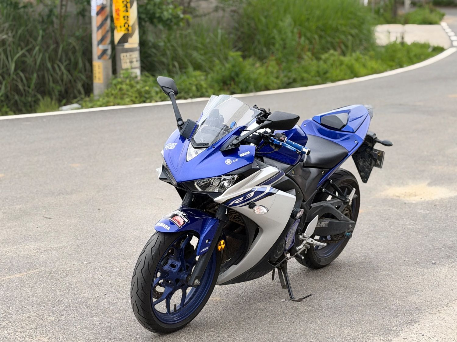 야마하 YZF R3 more